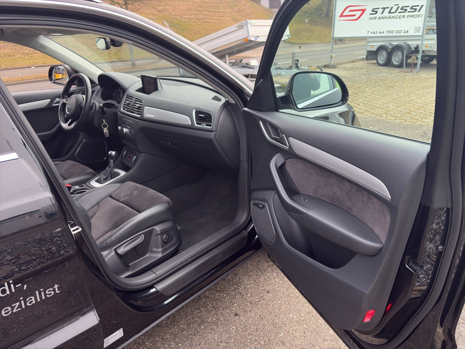 AUDI Q3 2.0 TFSI Design quattro S-Tr., Petrol, Second hand / Used, Automatic - 6