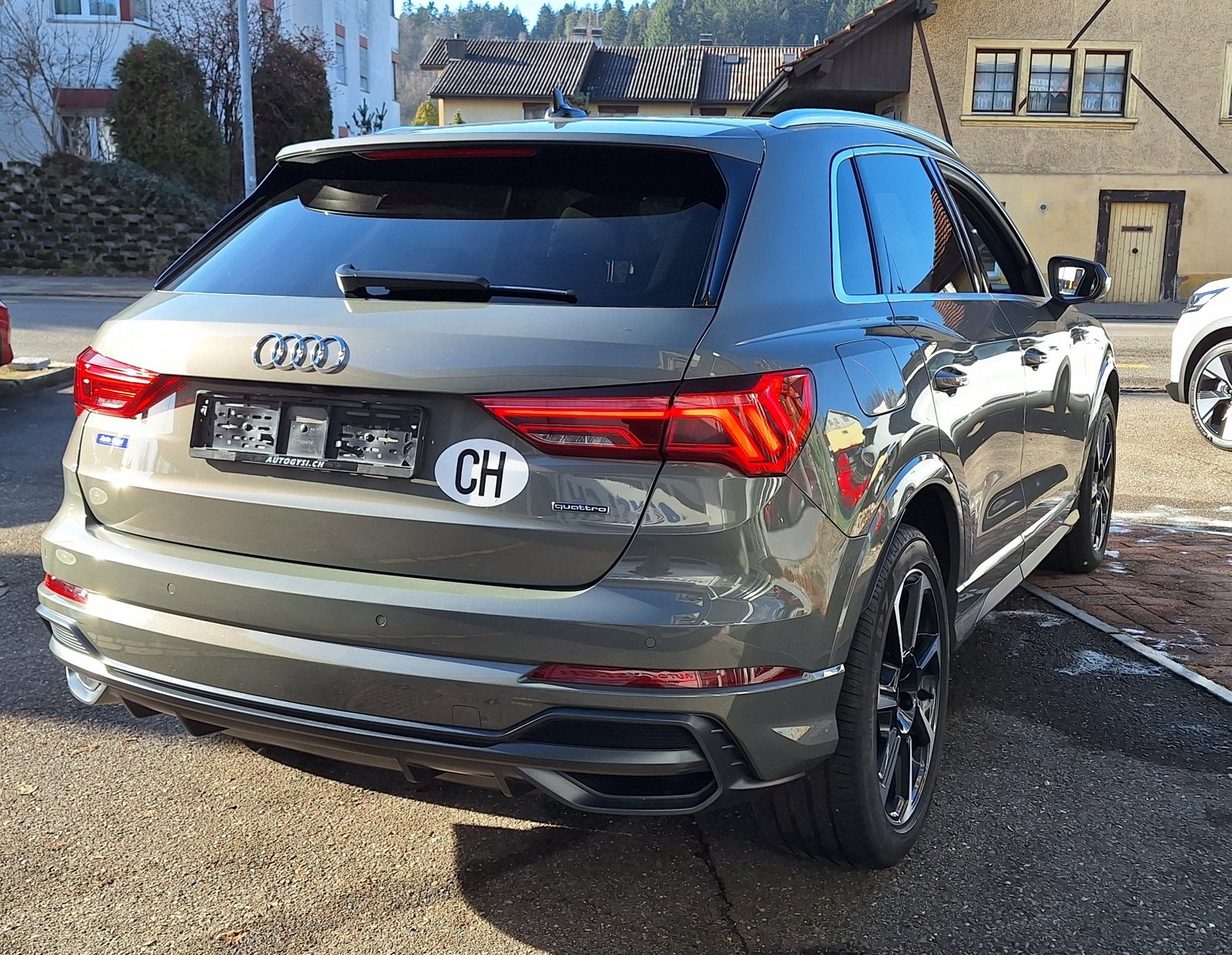 AUDI Q3 40 TDI S line Quattro, Diesel, Occasion / Gebraucht, Automatik - 3