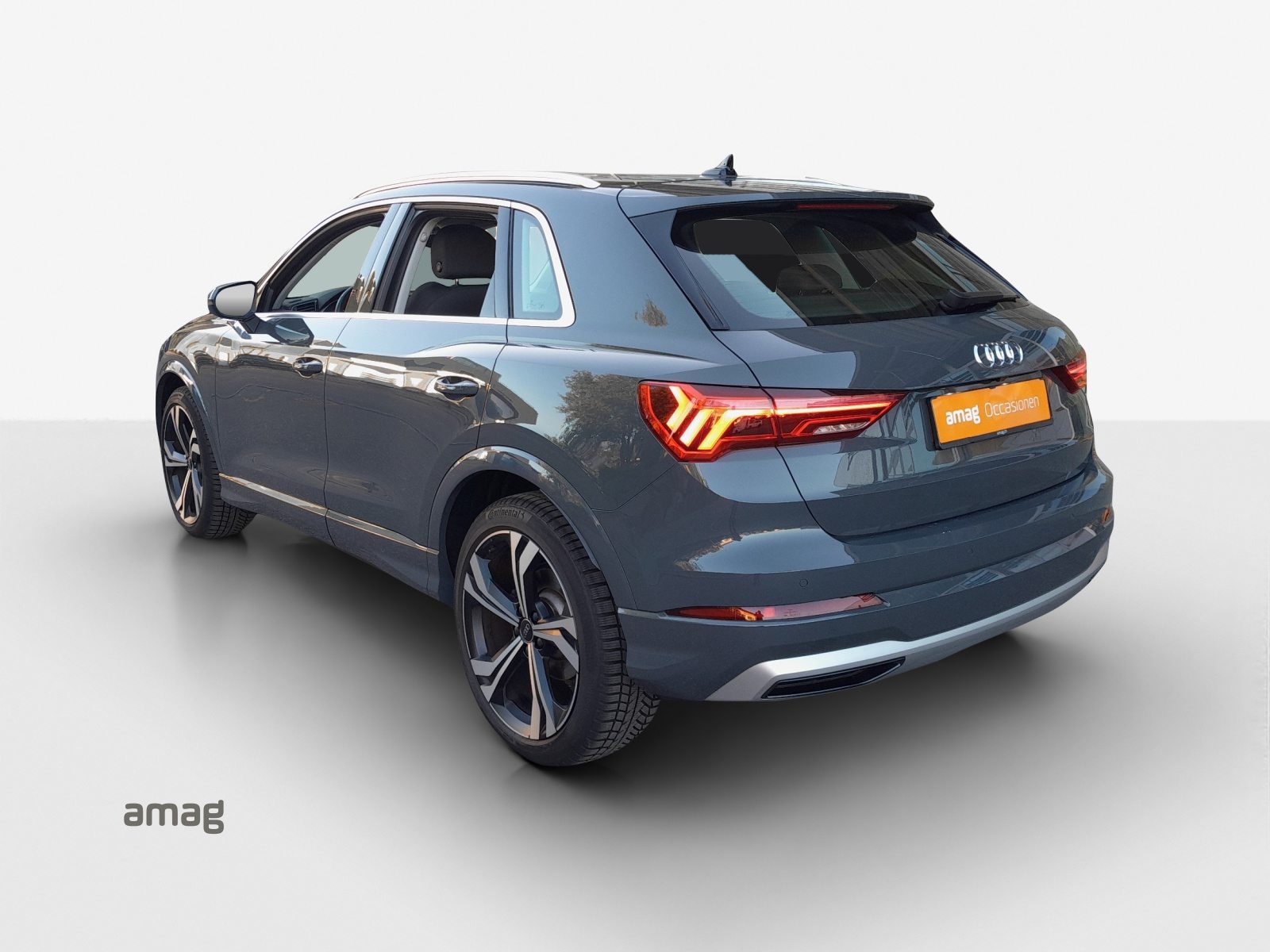 AUDI Q3 35 TFSI advanced Attraction, Petrol, Second hand / Used, Automatic - 3