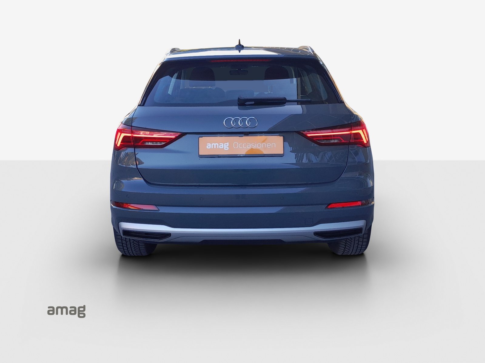 AUDI Q3 35 TFSI advanced Attraction, Petrol, Second hand / Used, Automatic - 4