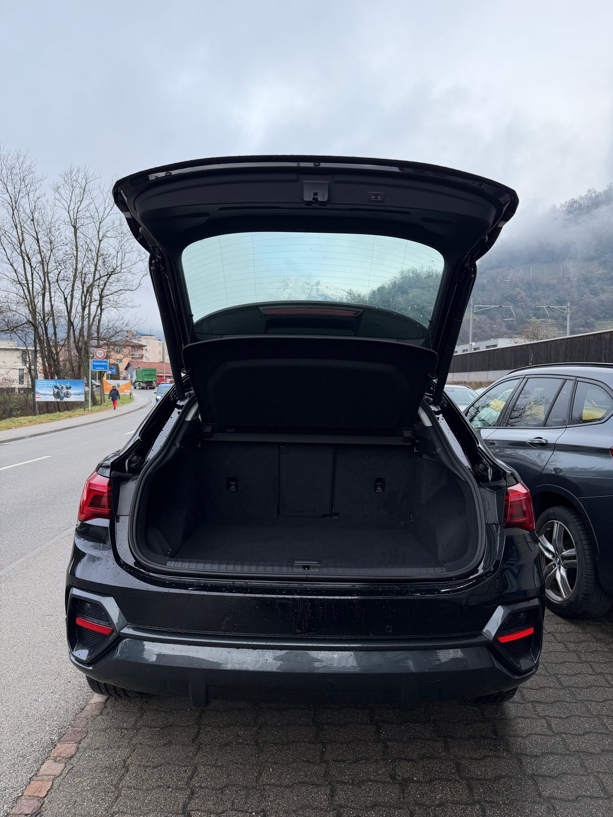 AUDI Q3 Sportback 35 TFSI Attraction S-tronic, Mild-Hybrid Petrol/Electric, Second hand / Used, Automatic - 7