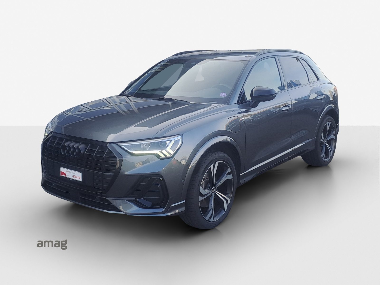 AUDI Q3 45 TFSI e S line Attraction