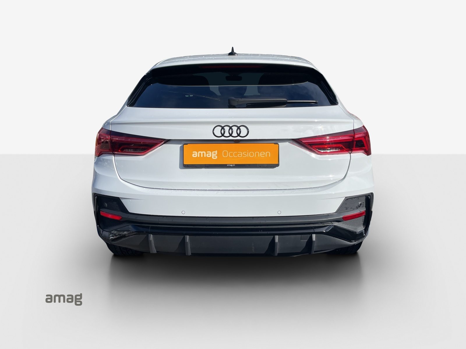AUDI Q3 Sportback 35 TFSI S line Attraction, Petrol, Second hand / Used, Automatic - 4