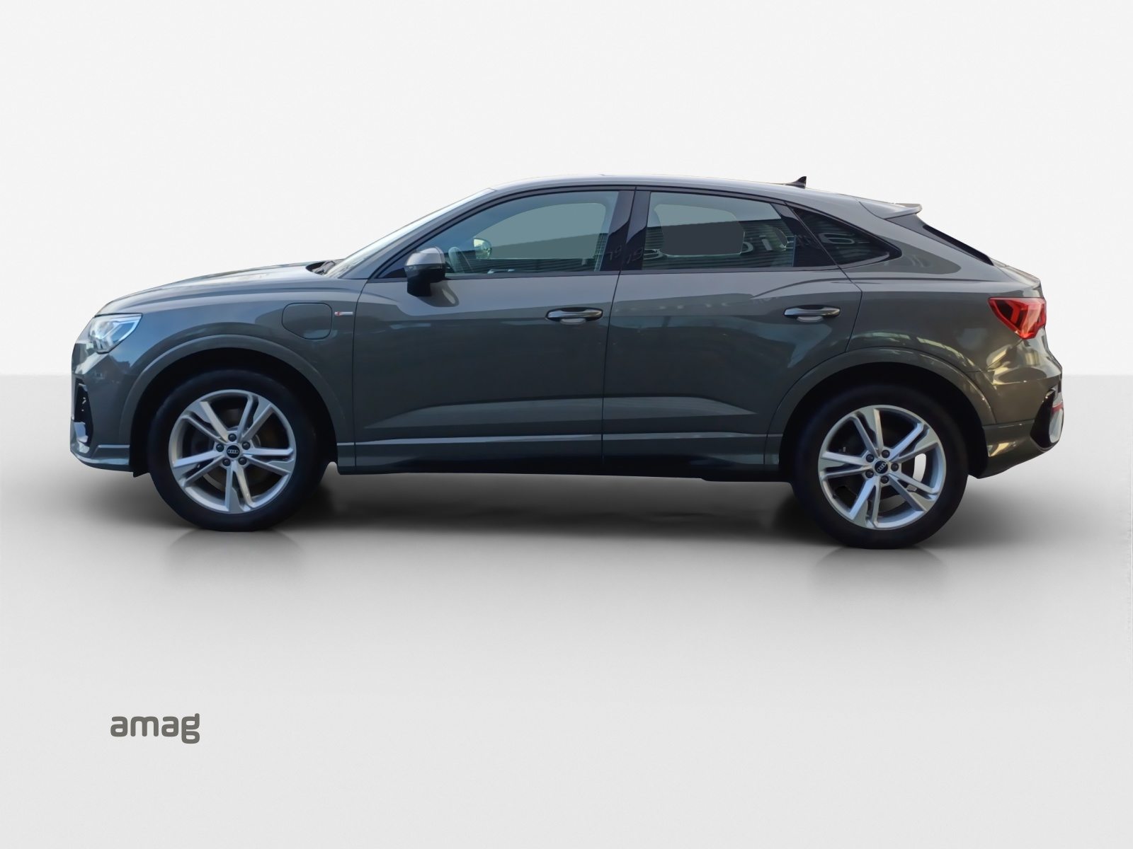 AUDI Q3 Sportback 45 TFSI e S line Attraction, Full-Hybrid Petrol/Electric, Second hand / Used, Automatic - 2