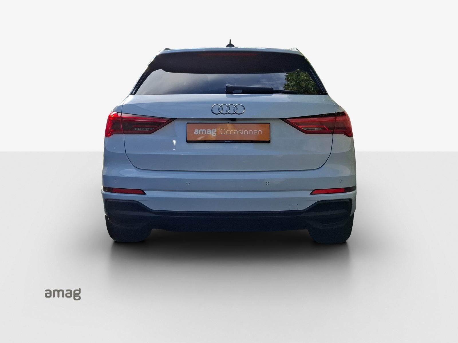 AUDI Q3 35 TFSI S line Attraction, Petrol, Second hand / Used, Automatic - 4