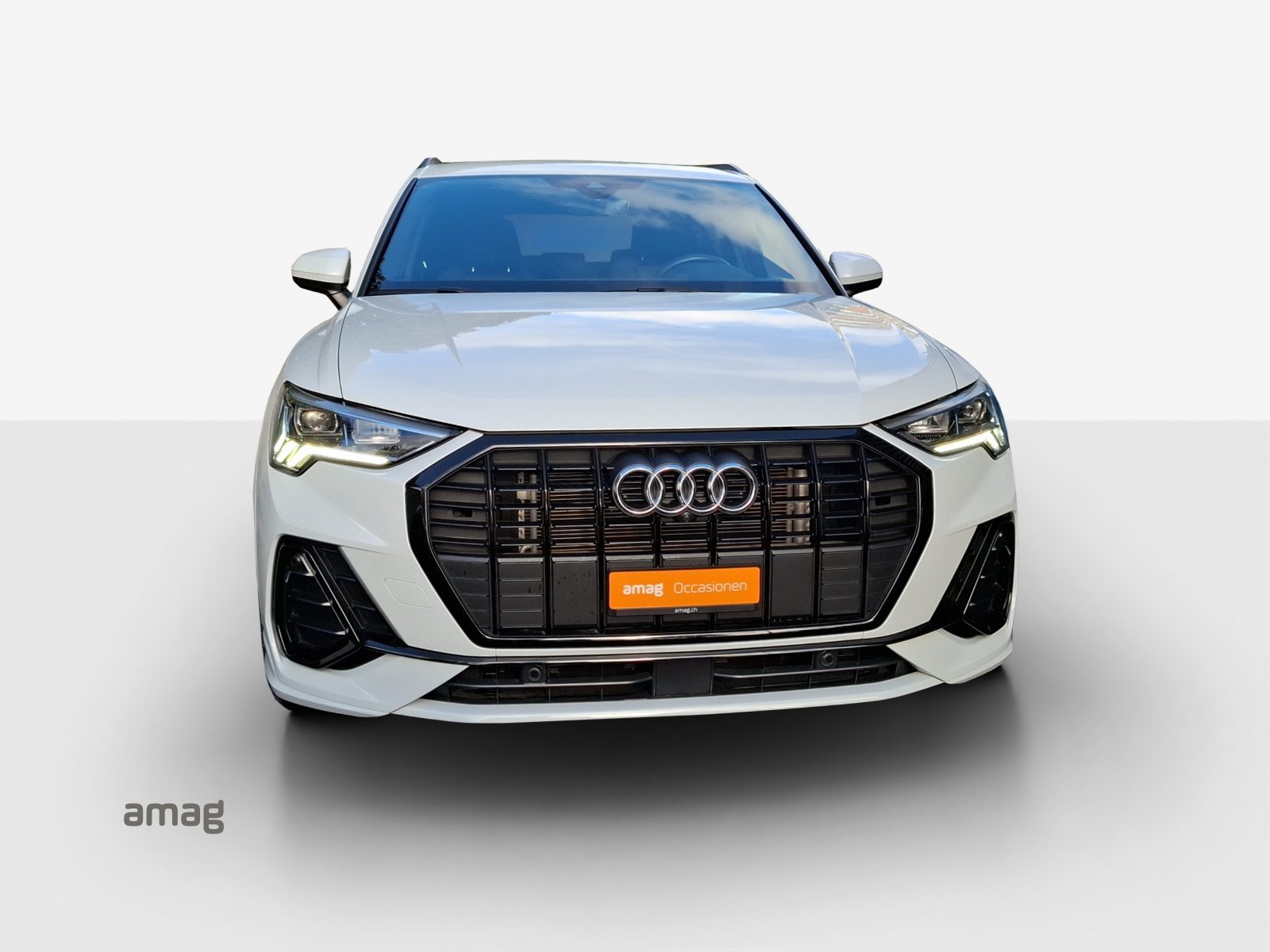 AUDI Q3 35 TFSI S line Attraction, Petrol, Second hand / Used, Automatic - 7