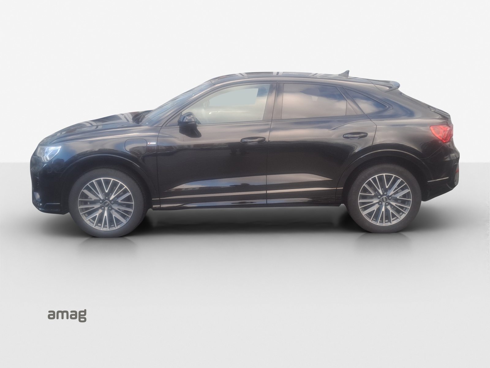 AUDI Q3 Sportback 45 TFSI e S line, Full-Hybrid Petrol/Electric, Second hand / Used, Automatic - 2