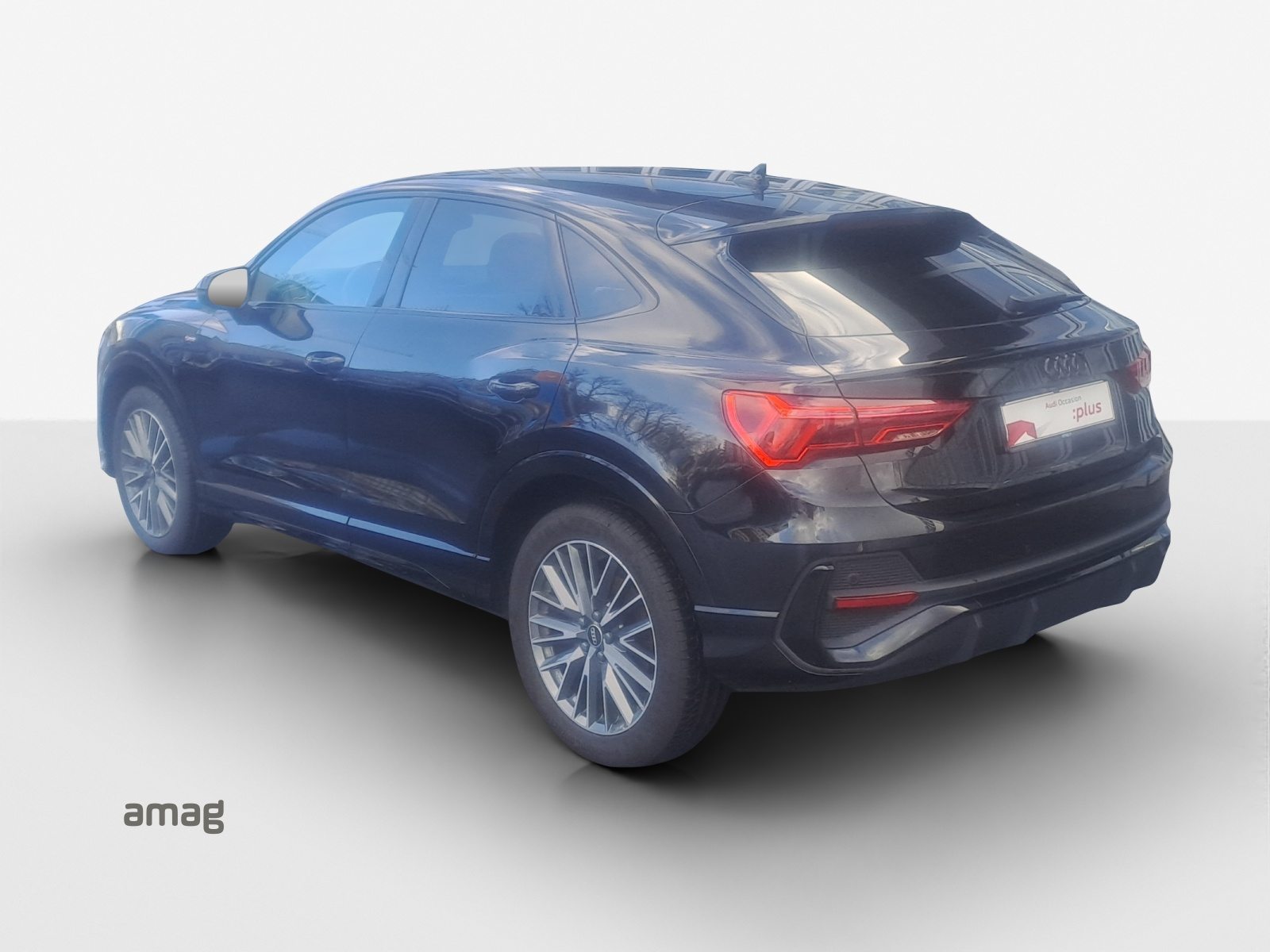 AUDI Q3 Sportback 45 TFSI e S line, Full-Hybrid Petrol/Electric, Second hand / Used, Automatic - 3