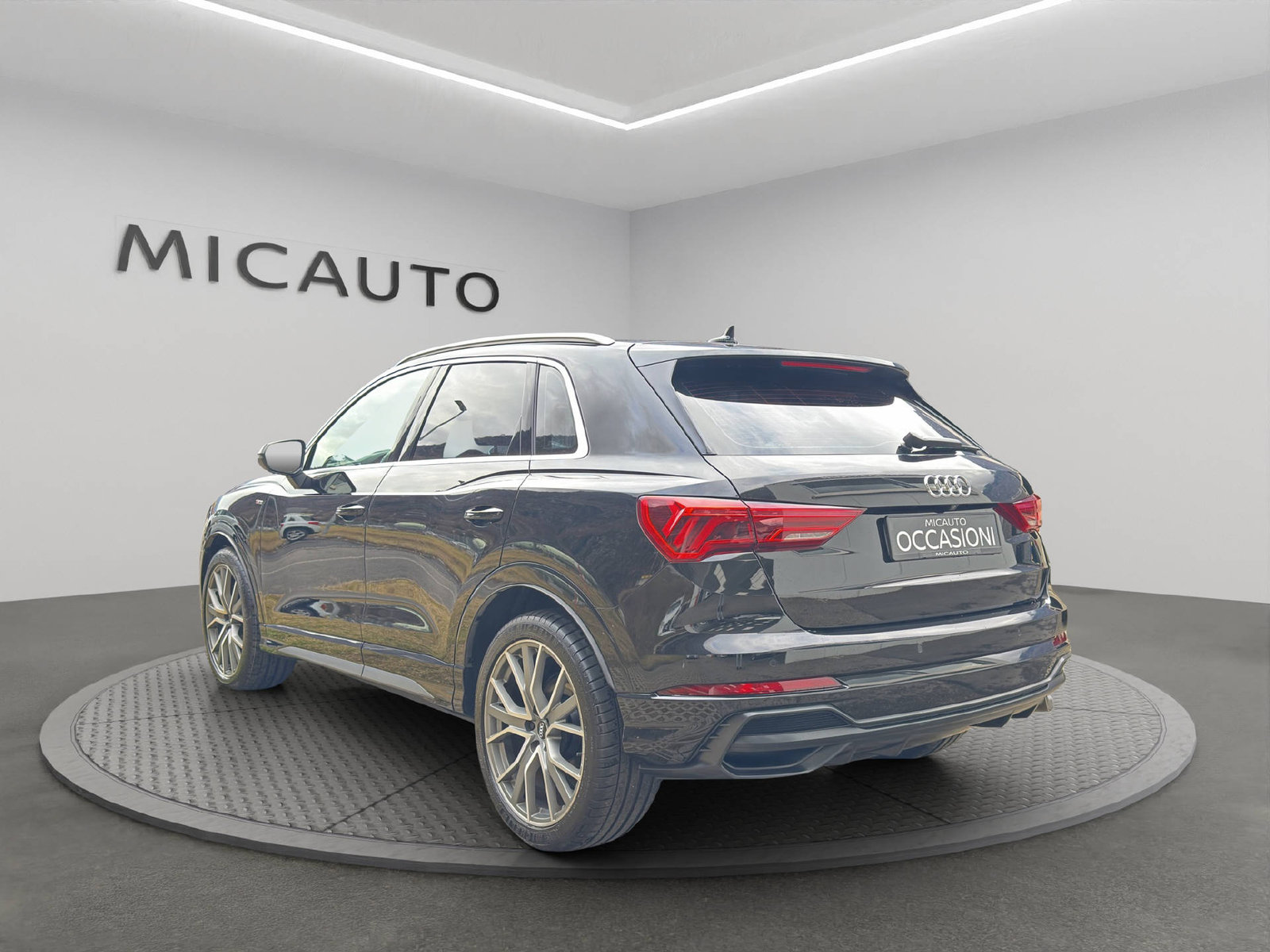 AUDI Q3 1.5 35 TFSI S line S-Tronic, Mild-Hybrid Benzin/Elektro, Occasion / Gebraucht, Automatik - 3