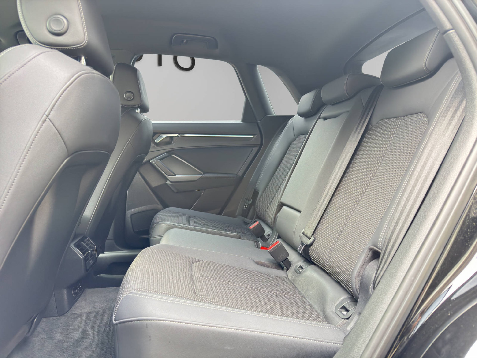 AUDI Q3 1.5 35 TFSI S line S-Tronic, Mild-Hybrid Benzin/Elektro, Occasion / Gebraucht, Automatik - 6
