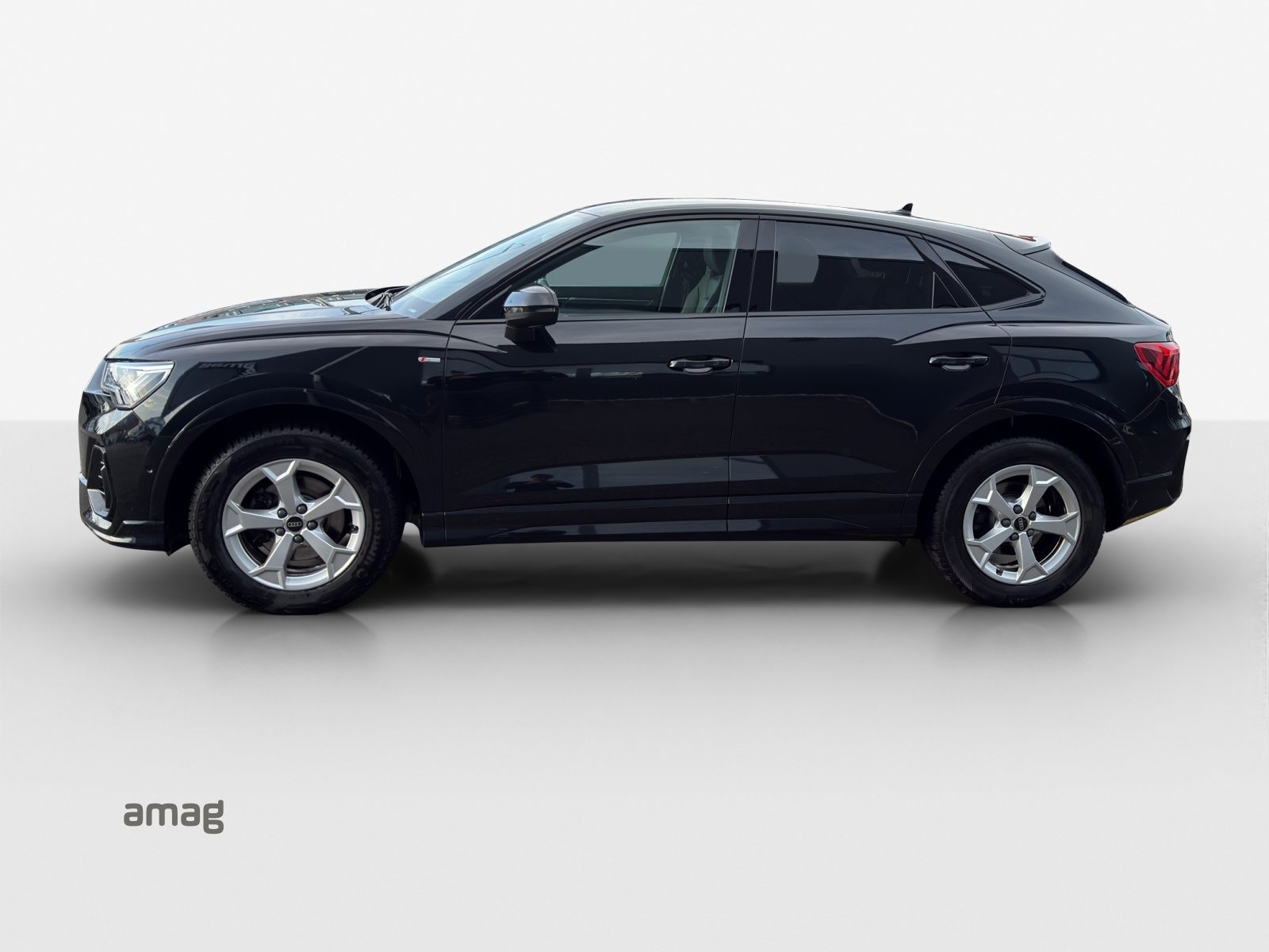 AUDI Q3 Sportback 35 TFSI S line Attraction, Petrol, Second hand / Used, Automatic - 2