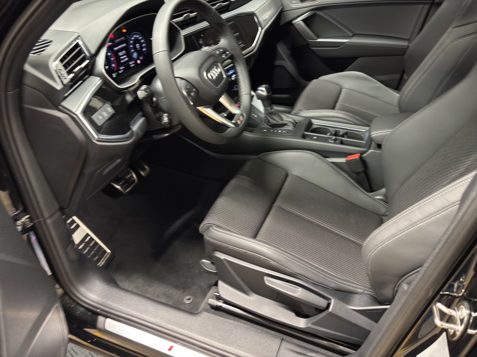 AUDI Q3 2.0 40 TFSI S line quattro S-Tronic, Essence, Occasion / Utilisé, Automatique - 6