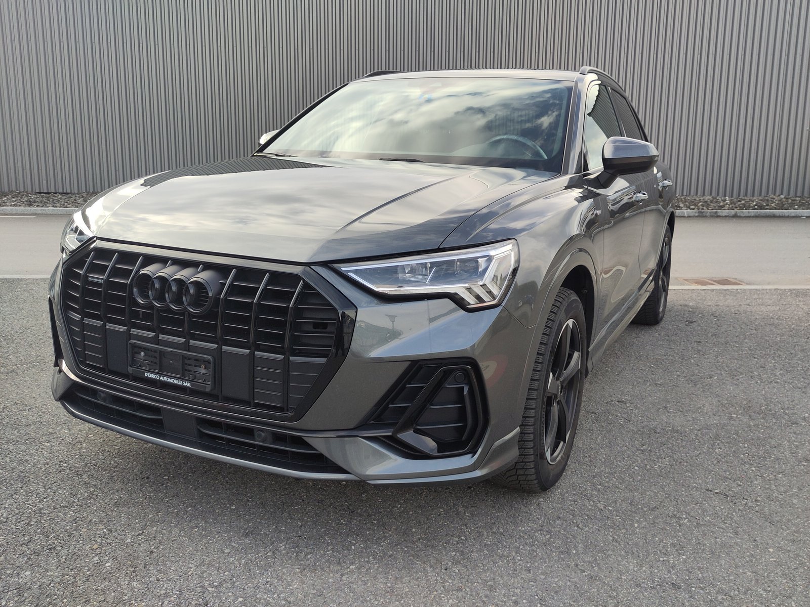 AUDI Q3 40 TDI S line Attraction quattro S-tronic, Diesel, Occasion / Utilisé, Automatique - 2