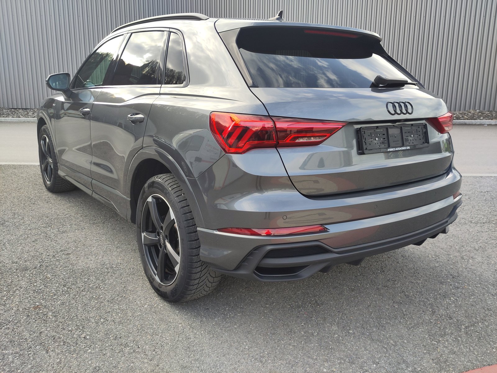 AUDI Q3 40 TDI S line Attraction quattro S-tronic, Diesel, Occasion / Utilisé, Automatique - 3