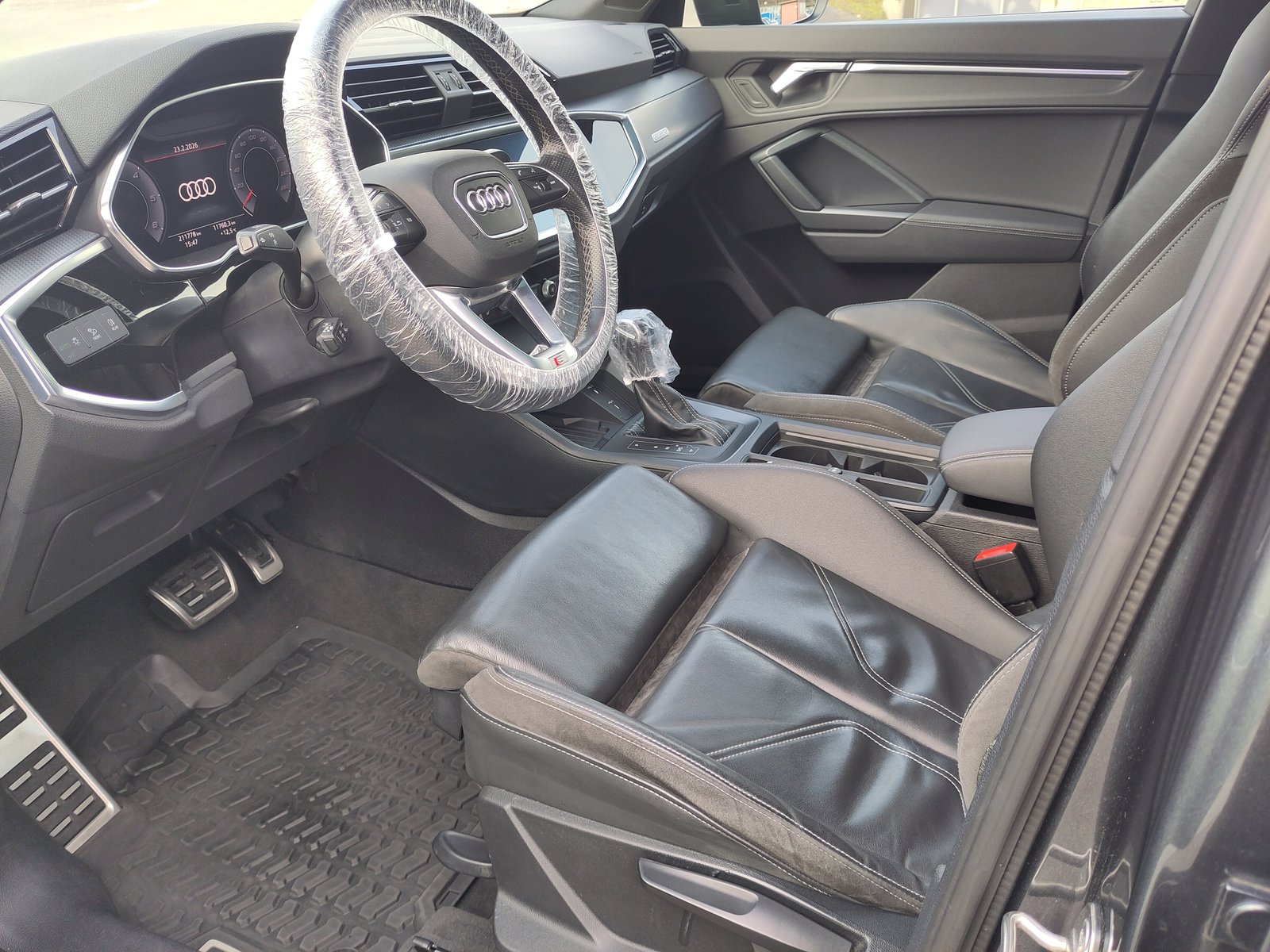 AUDI Q3 40 TDI S line Attraction quattro S-tronic, Diesel, Occasion / Utilisé, Automatique - 5