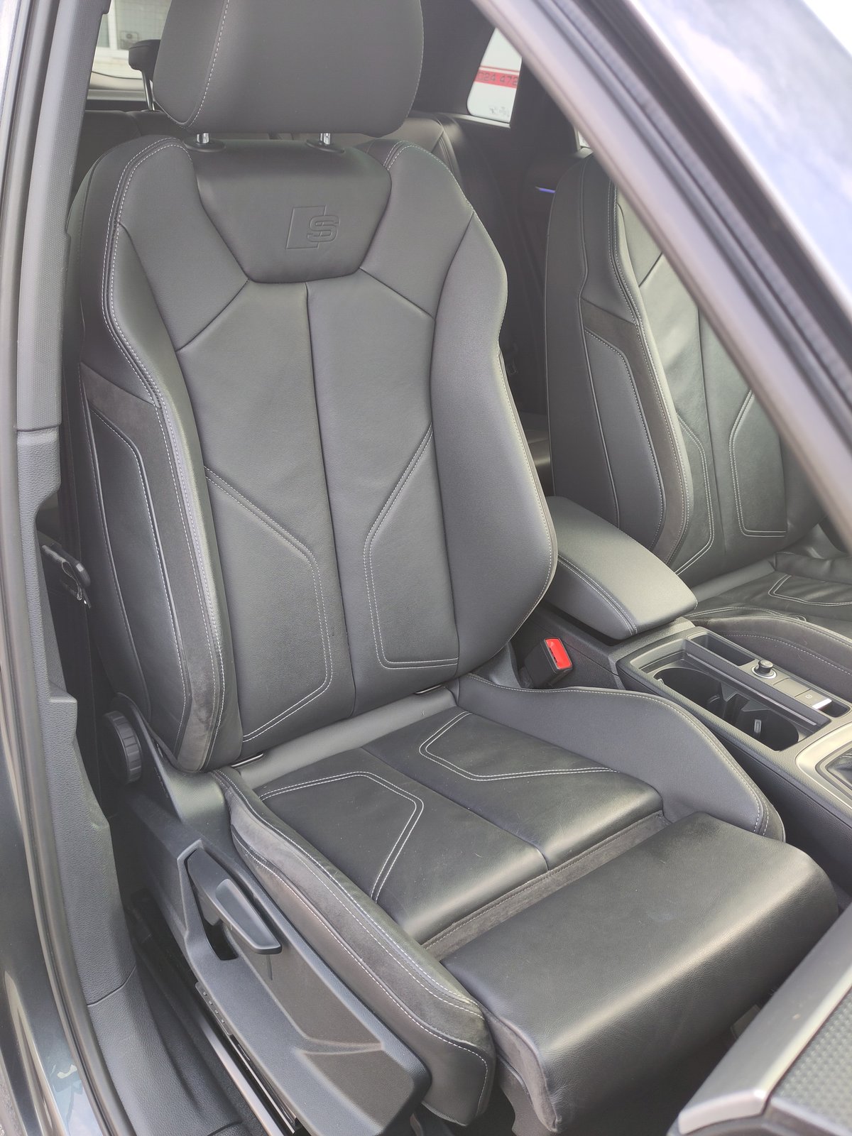 AUDI Q3 40 TDI S line Attraction quattro S-tronic, Diesel, Occasion / Utilisé, Automatique - 7