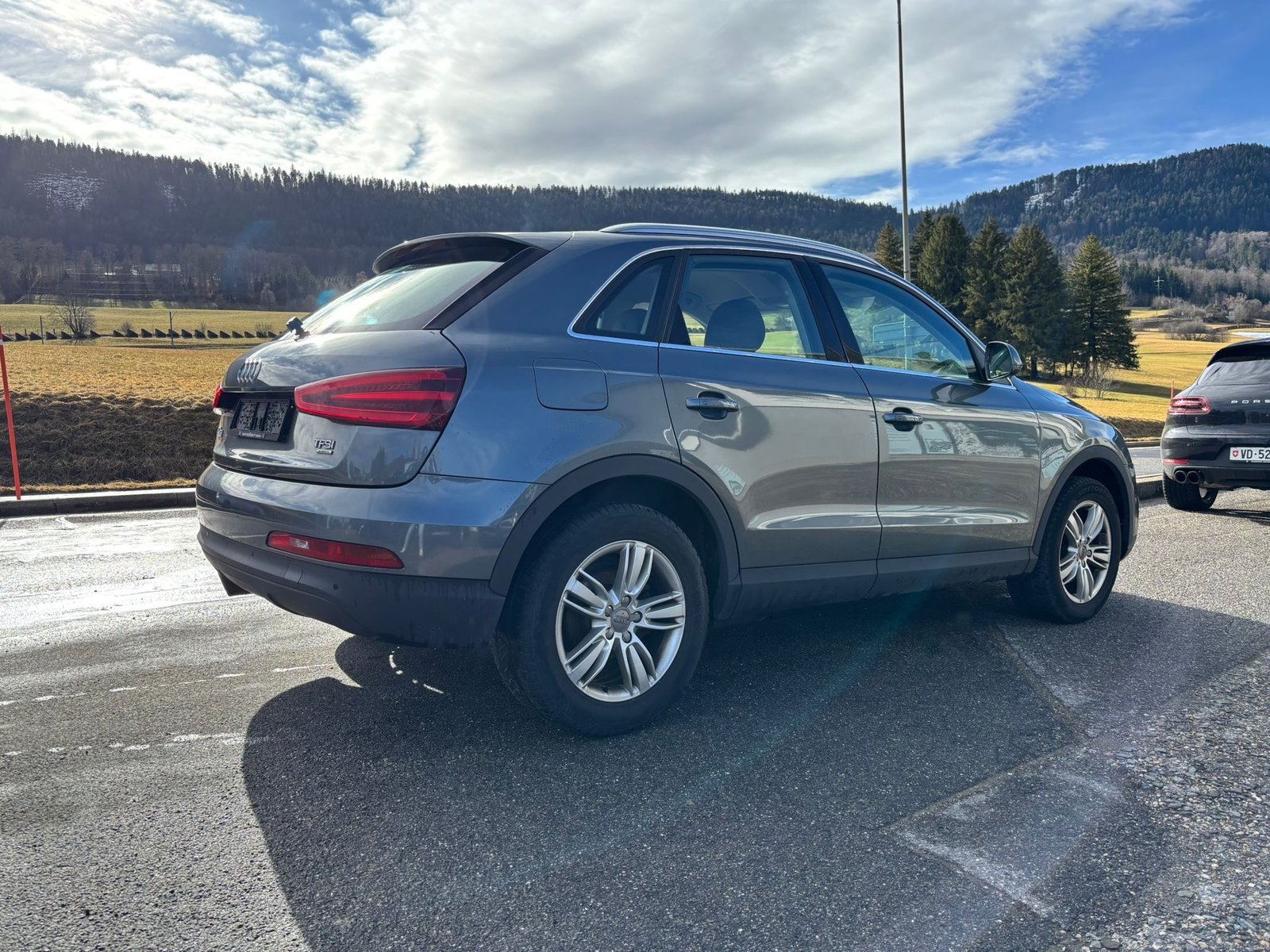 AUDI Q3 2.0 TFSI quattro, Essence, Occasion / Utilisé, Manuelle - 4
