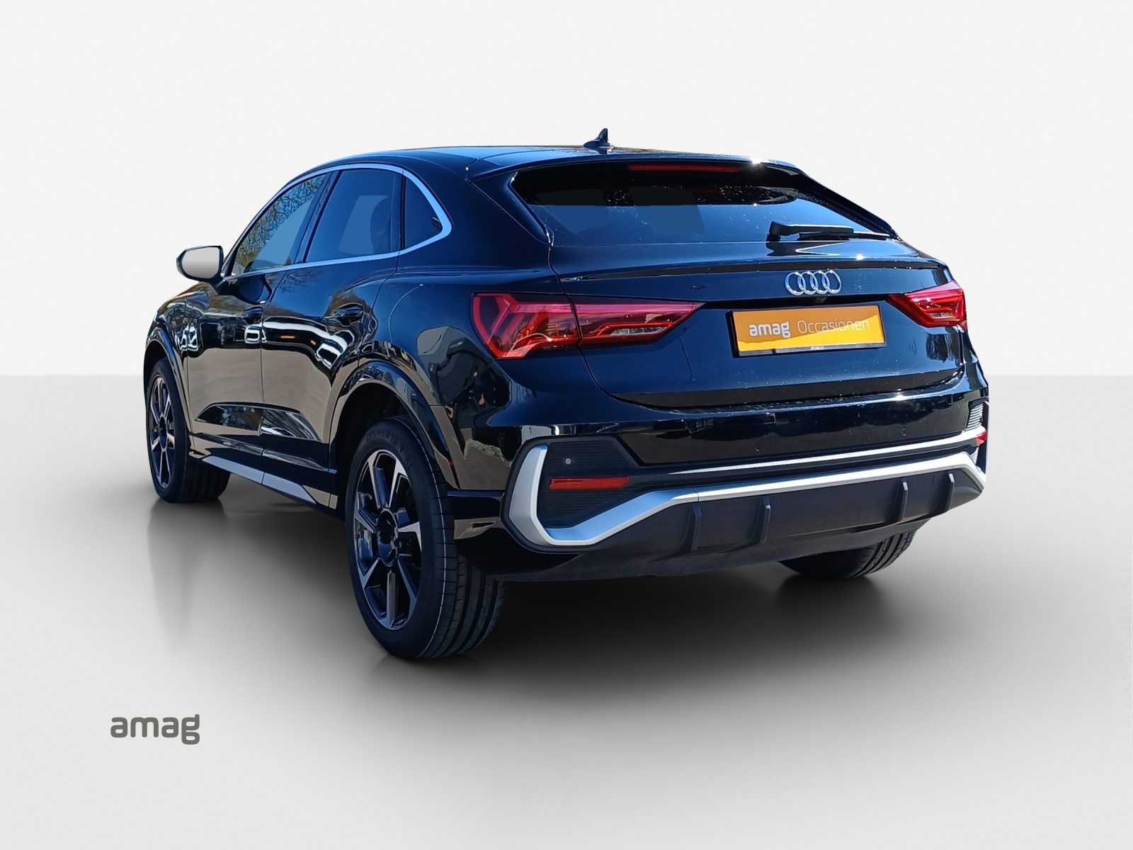 AUDI Q3 Sportback 45 TFSI e S line Attraction, Full-Hybrid Petrol/Electric, Second hand / Used, Automatic - 3