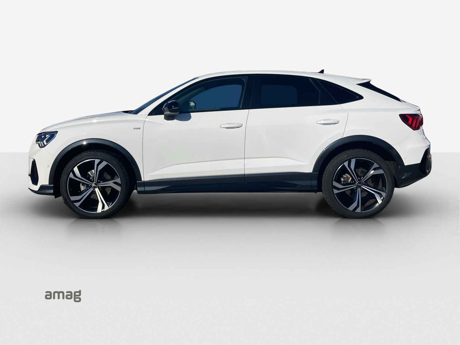 AUDI Q3 Sportback 35 TFSI S line Attraction, Benzin, Occasion / Gebraucht, Automatik - 2