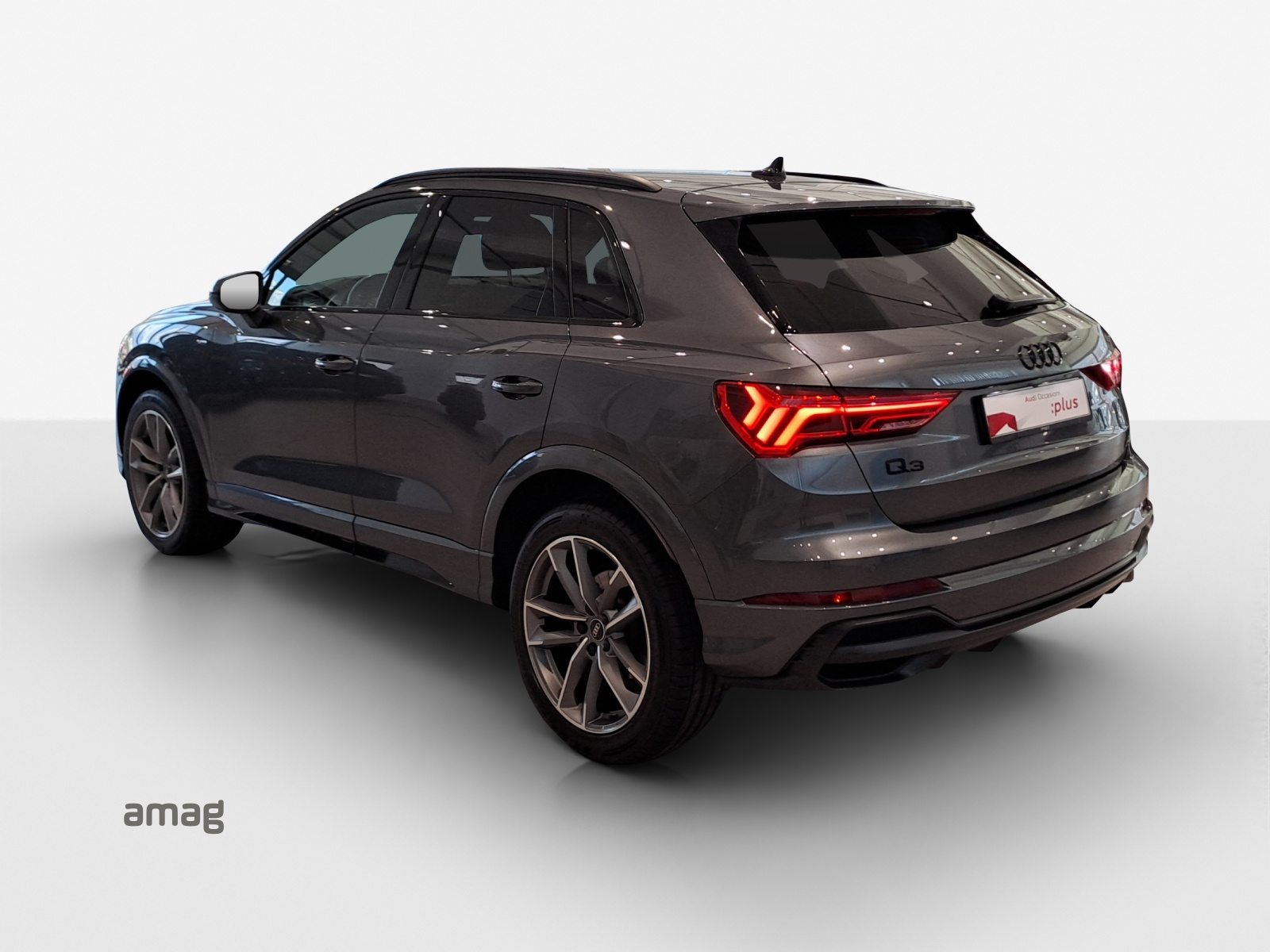 AUDI Q3 35 TFSI S line Attraction, Petrol, Second hand / Used, Automatic - 3