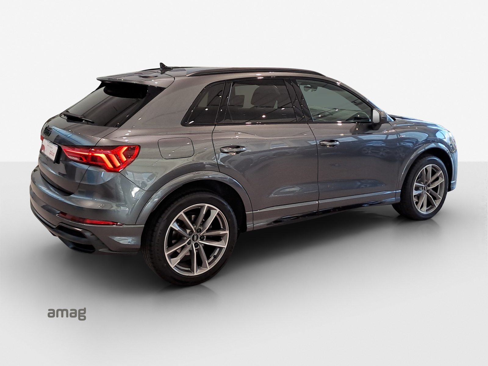 AUDI Q3 35 TFSI S line Attraction, Petrol, Second hand / Used, Automatic - 5