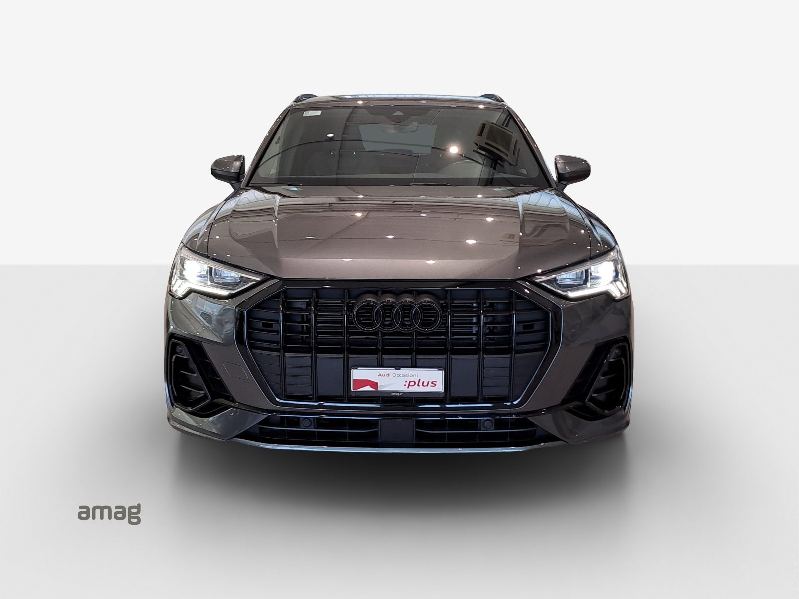 AUDI Q3 35 TFSI S line Attraction, Petrol, Second hand / Used, Automatic - 7