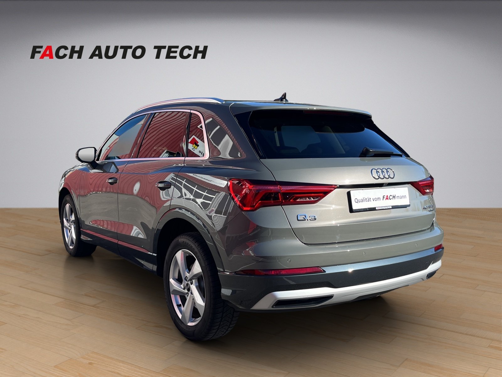AUDI Q3 2.0 40 TFSI Advanced quattro S-Tronic, Petrol, Second hand / Used, Automatic - 4