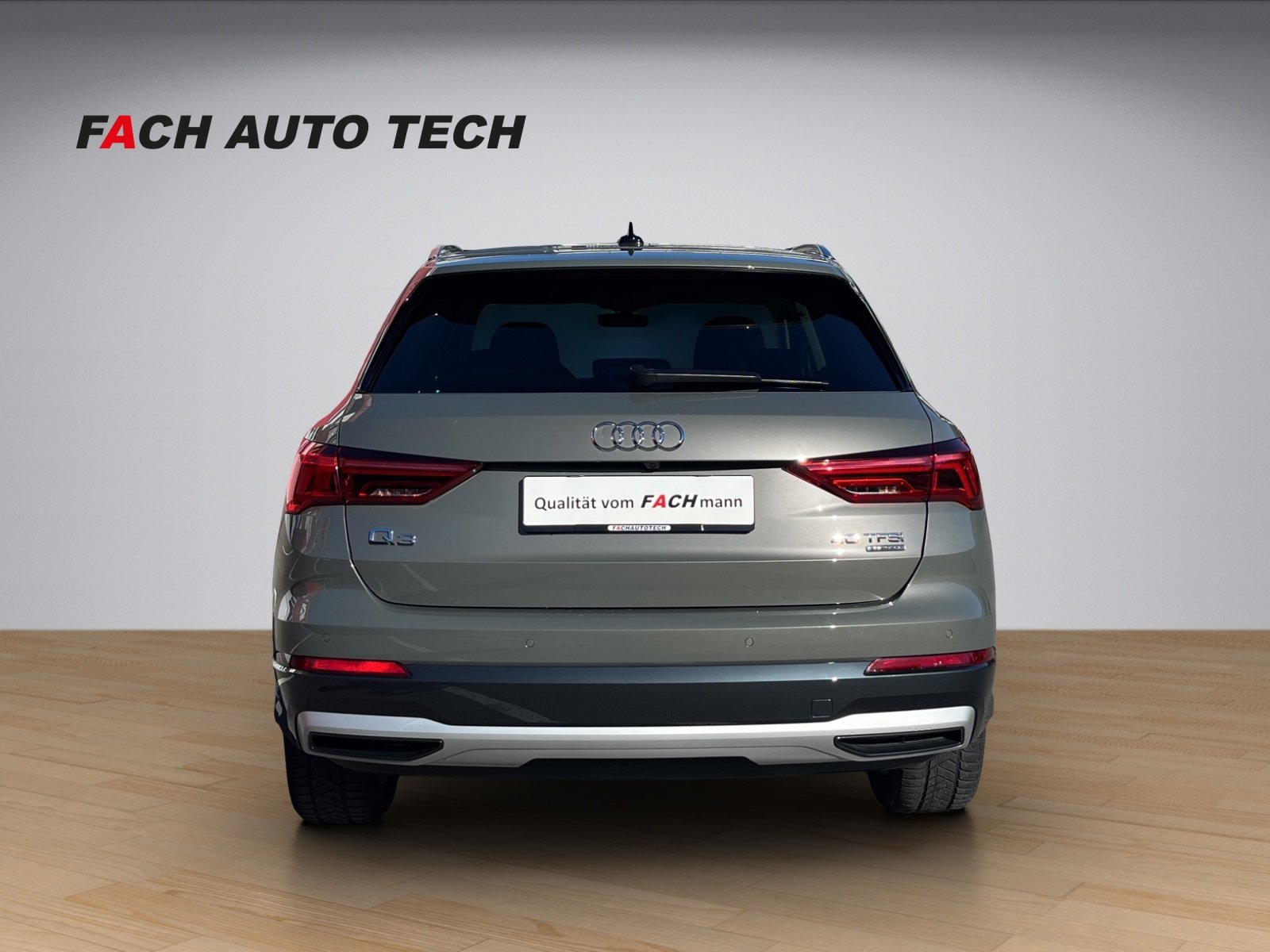 AUDI Q3 2.0 40 TFSI Advanced quattro S-Tronic, Petrol, Second hand / Used, Automatic - 5