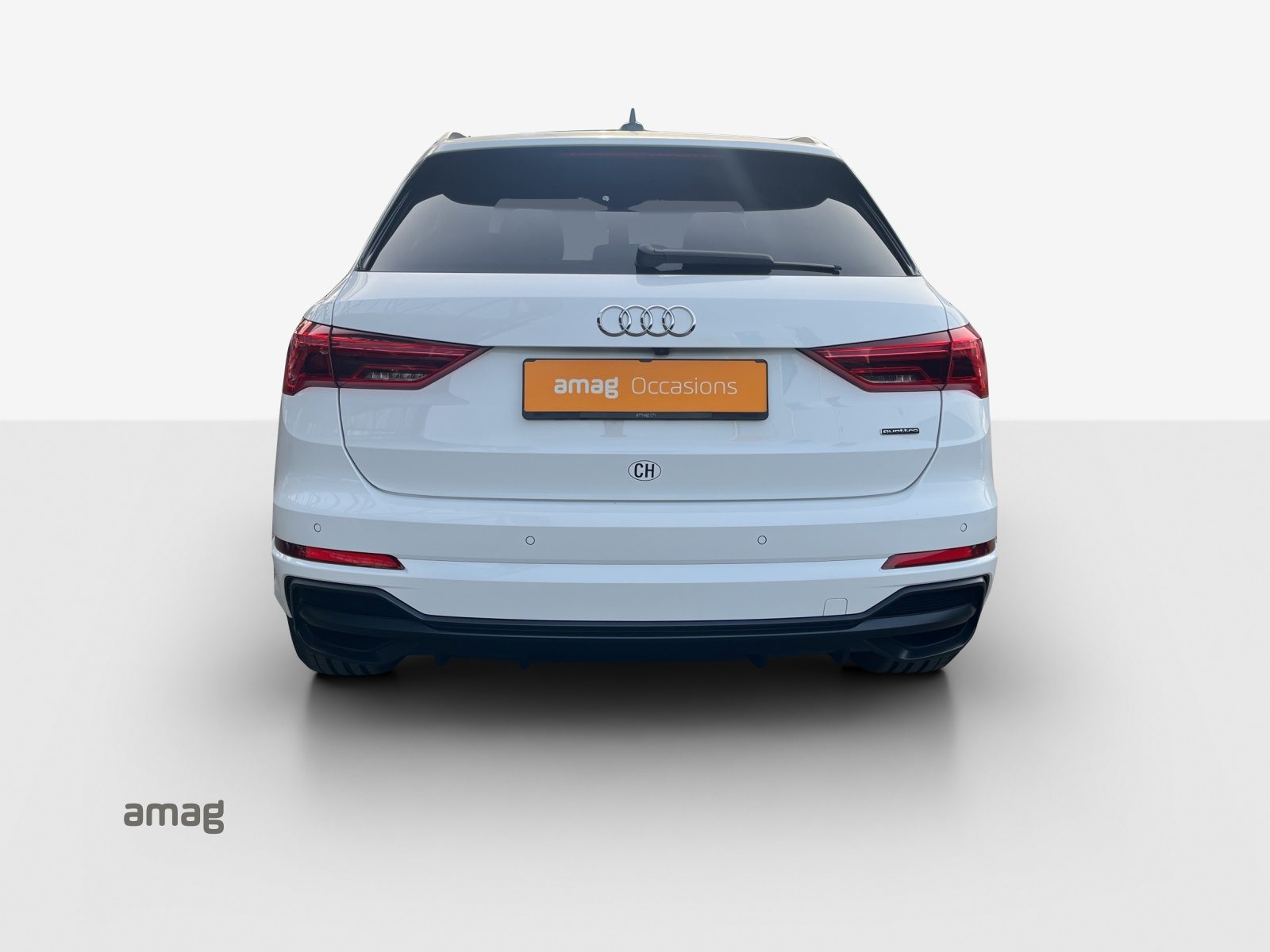 AUDI Q3 40 TDI S line, Diesel, Second hand / Used, Automatic - 4