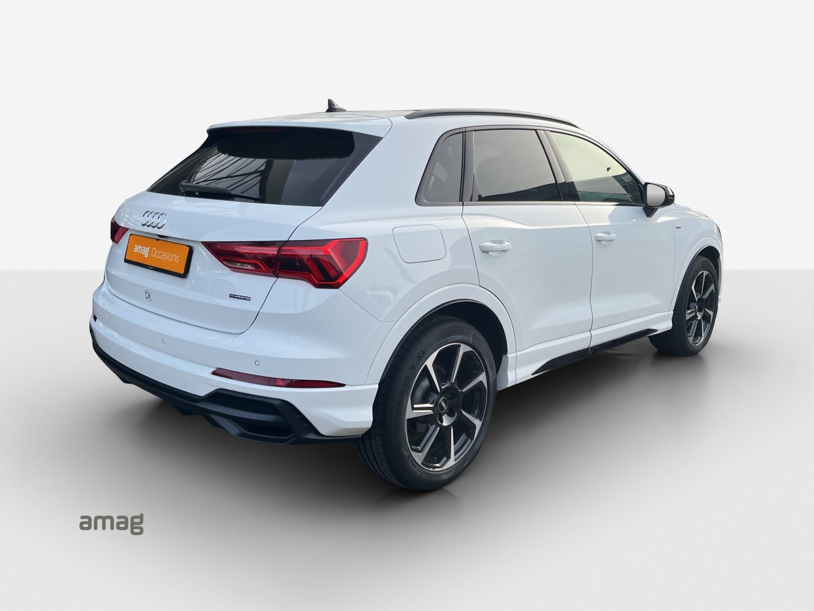 AUDI Q3 40 TDI S line, Diesel, Second hand / Used, Automatic - 5