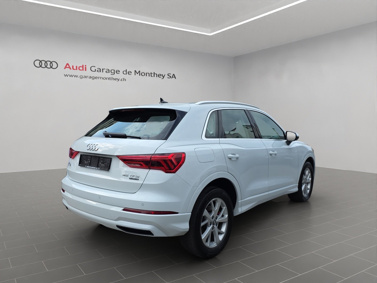 AUDI Q3 45 TFSI quattro S-tronic, Petrol, Second hand / Used, Automatic - 4
