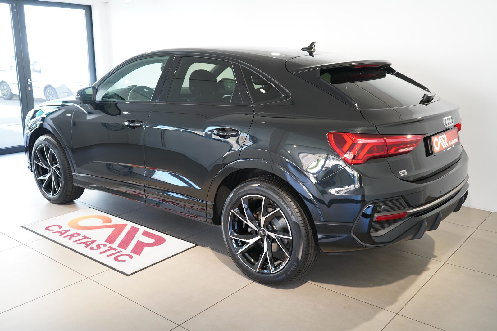 AUDI Q3 Sportback 1.5 35 TFSI S line S-Tronic, Mild-Hybrid Petrol/Electric, Second hand / Used, Automatic - 3