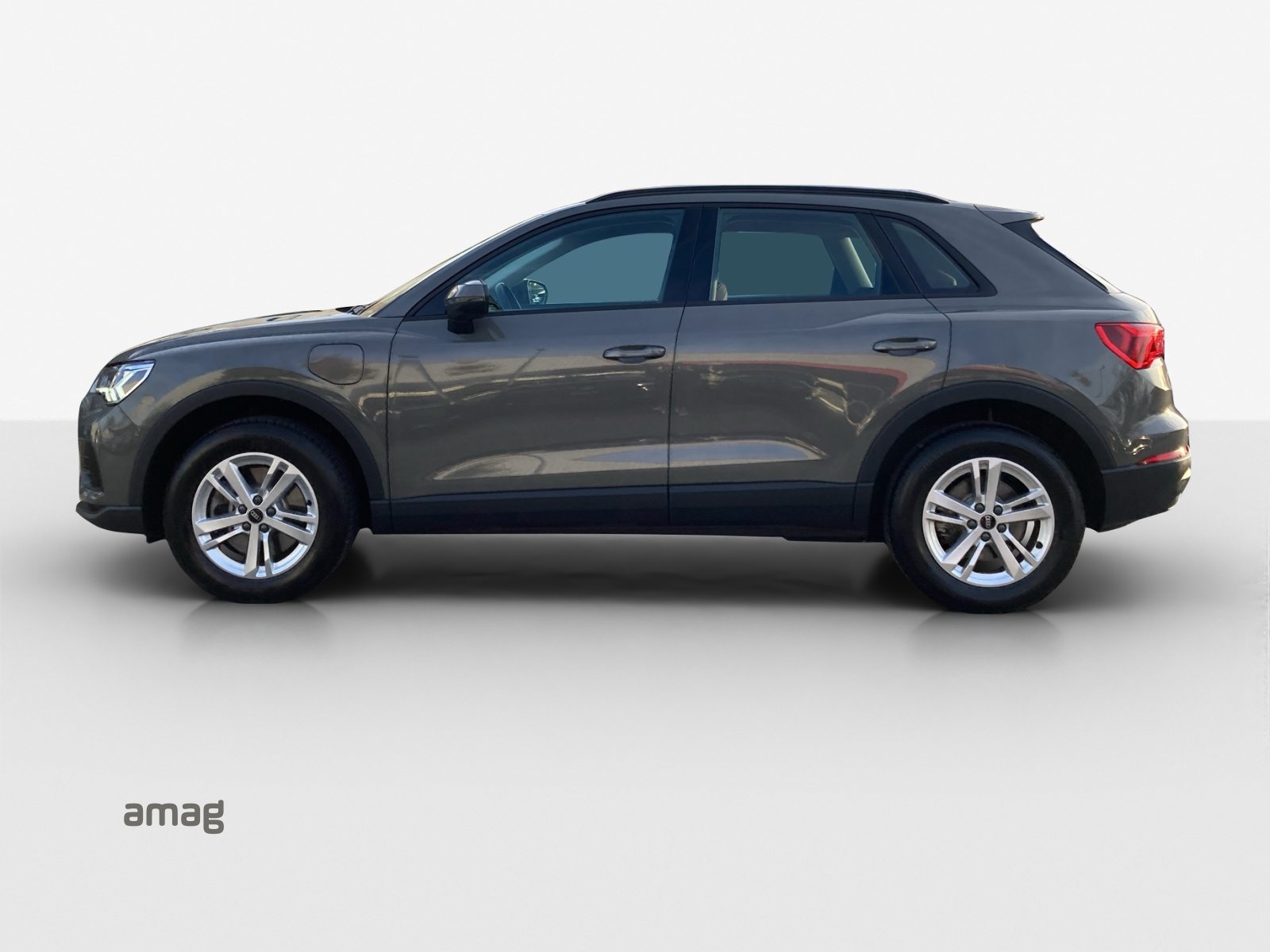 AUDI Q3 45 TFSI e, Voll-Hybrid Benzin/Elektro, Occasion / Gebraucht, Automatik - 2