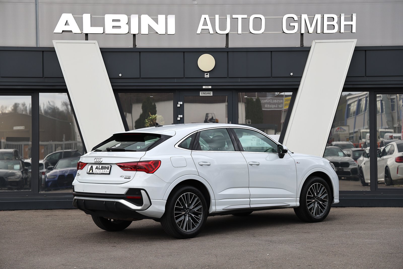 AUDI Q3 Sportback 40 TFSI S-LINE quattro S-tronic, Petrol, Second hand / Used, Automatic - 3