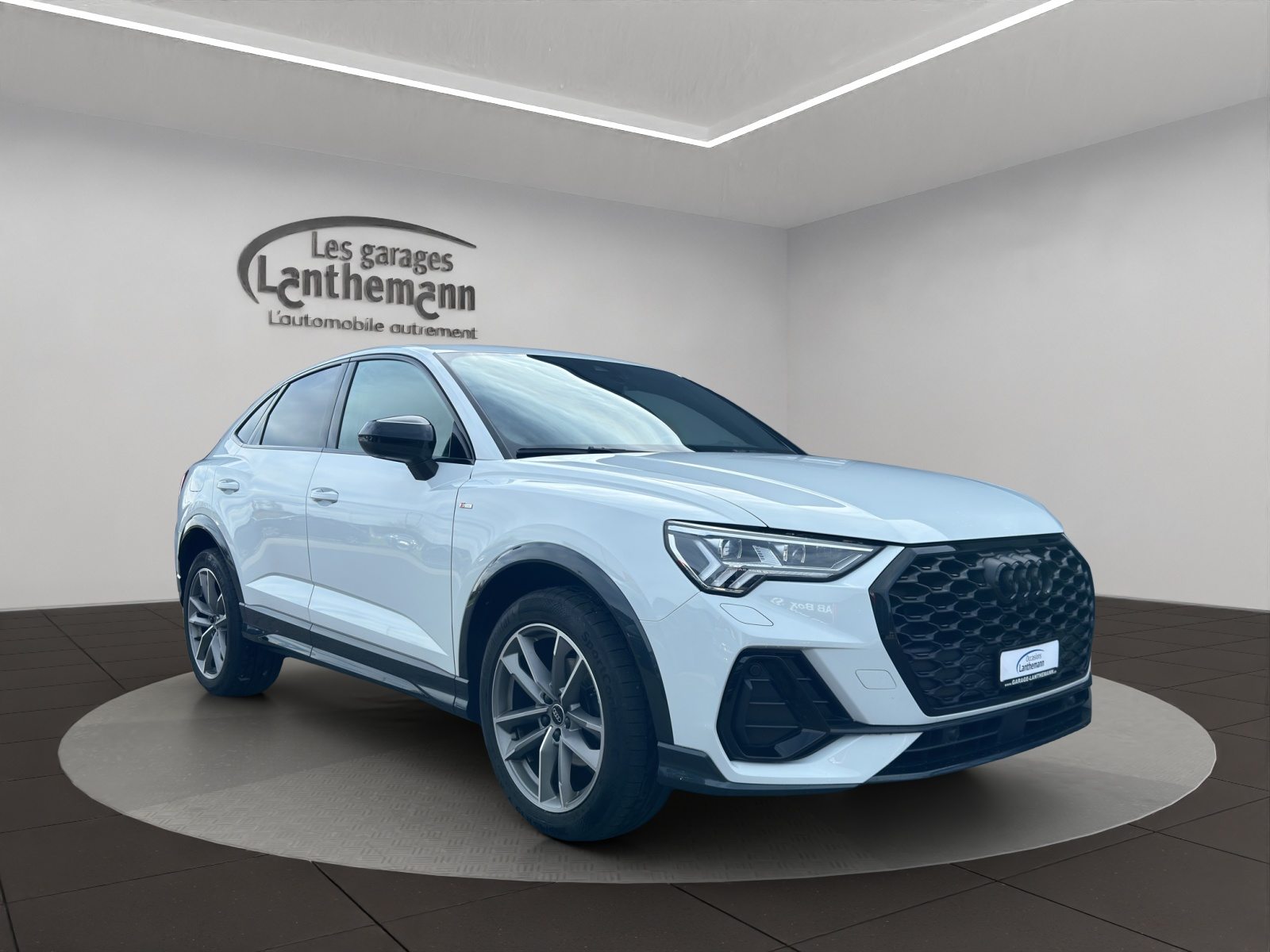 AUDI Q3 Sportback 35 TFSI S line, Petrol, Second hand / Used, Automatic - 6