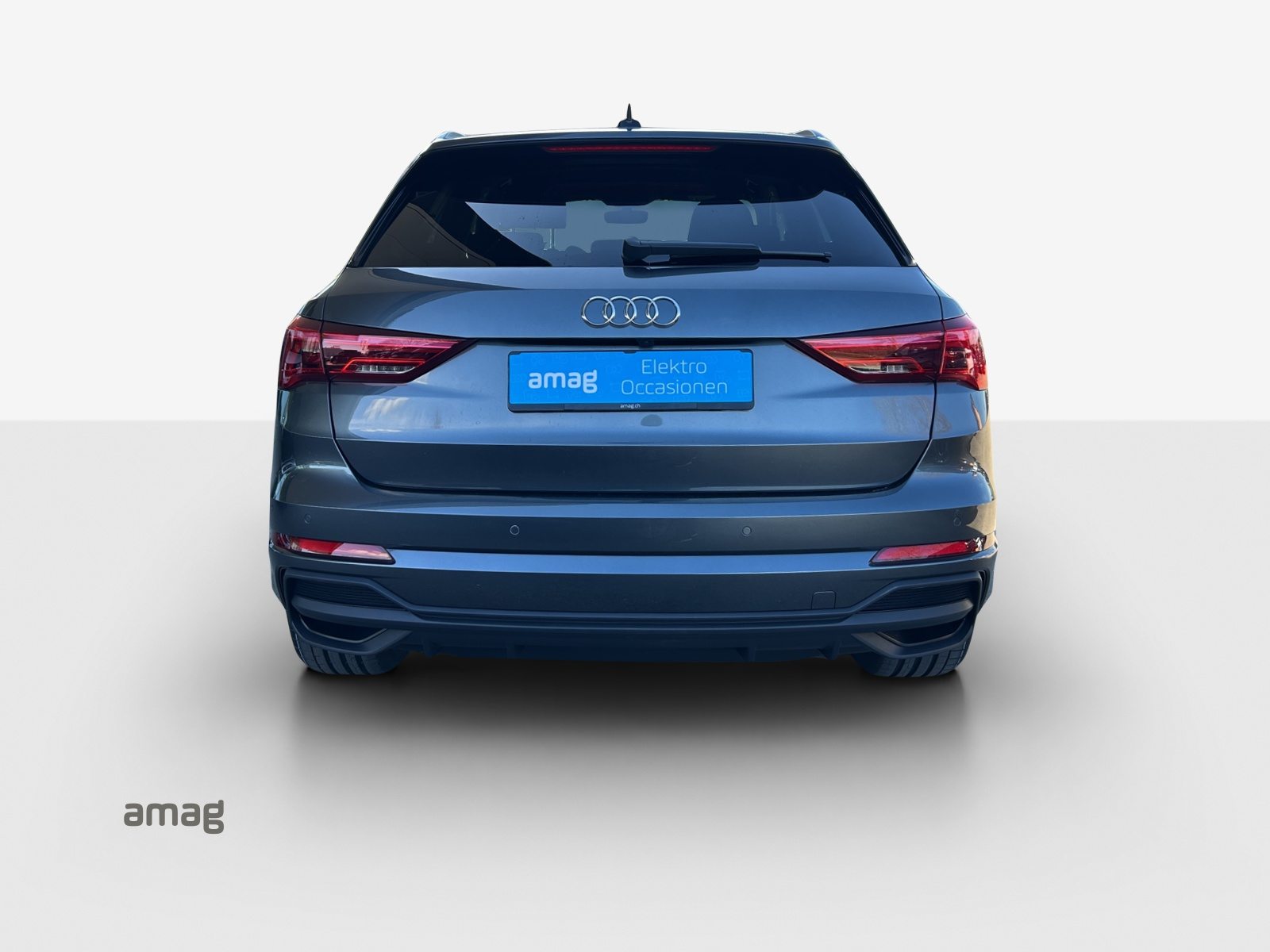 AUDI Q3 45 TFSI e S line Attraction, Voll-Hybrid Benzin/Elektro, Occasion / Gebraucht, Automatik - 5