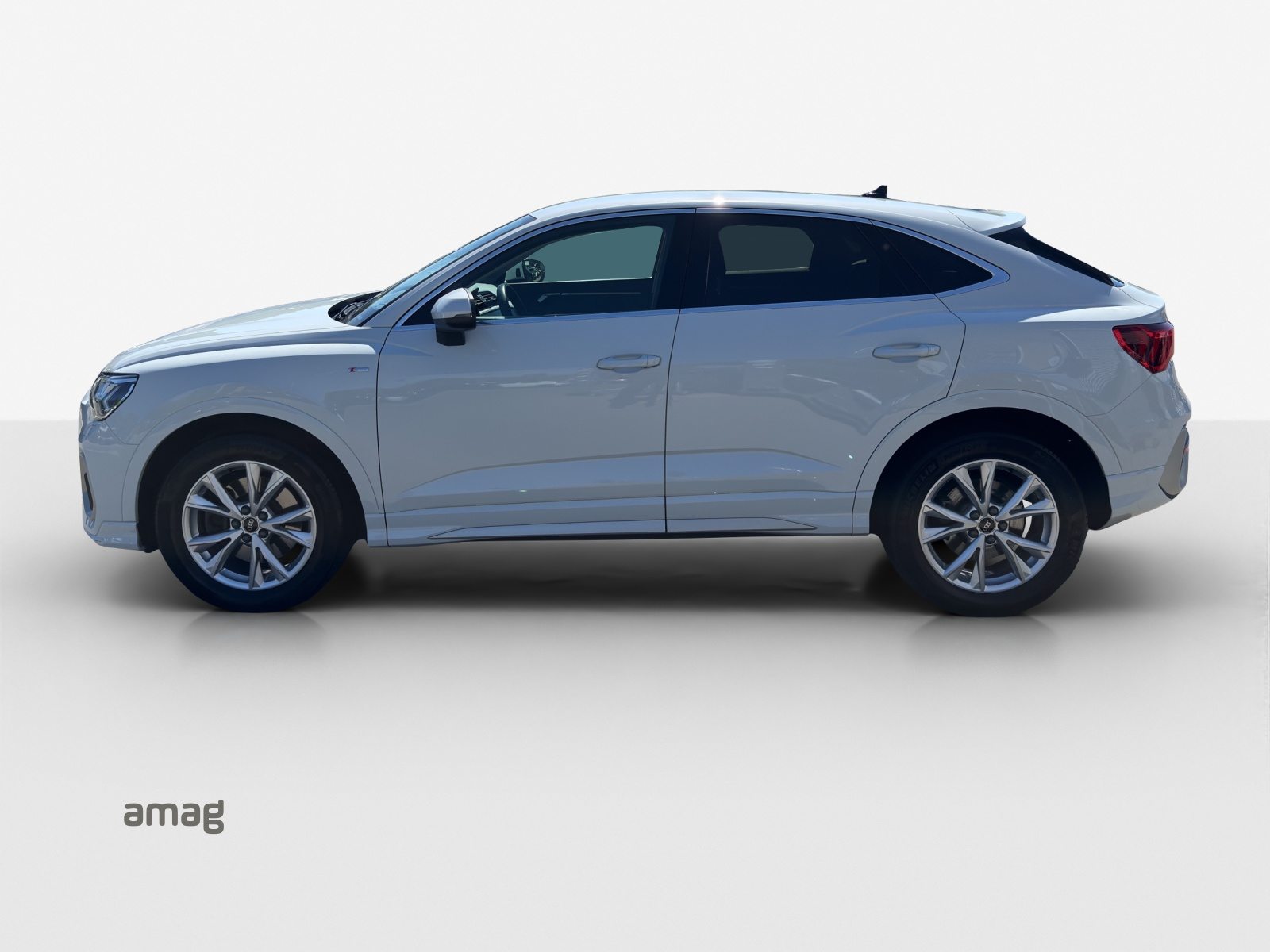 AUDI Q3 Sportback 40 TFSI S line, Essence, Occasion / Utilisé, Automatique - 2