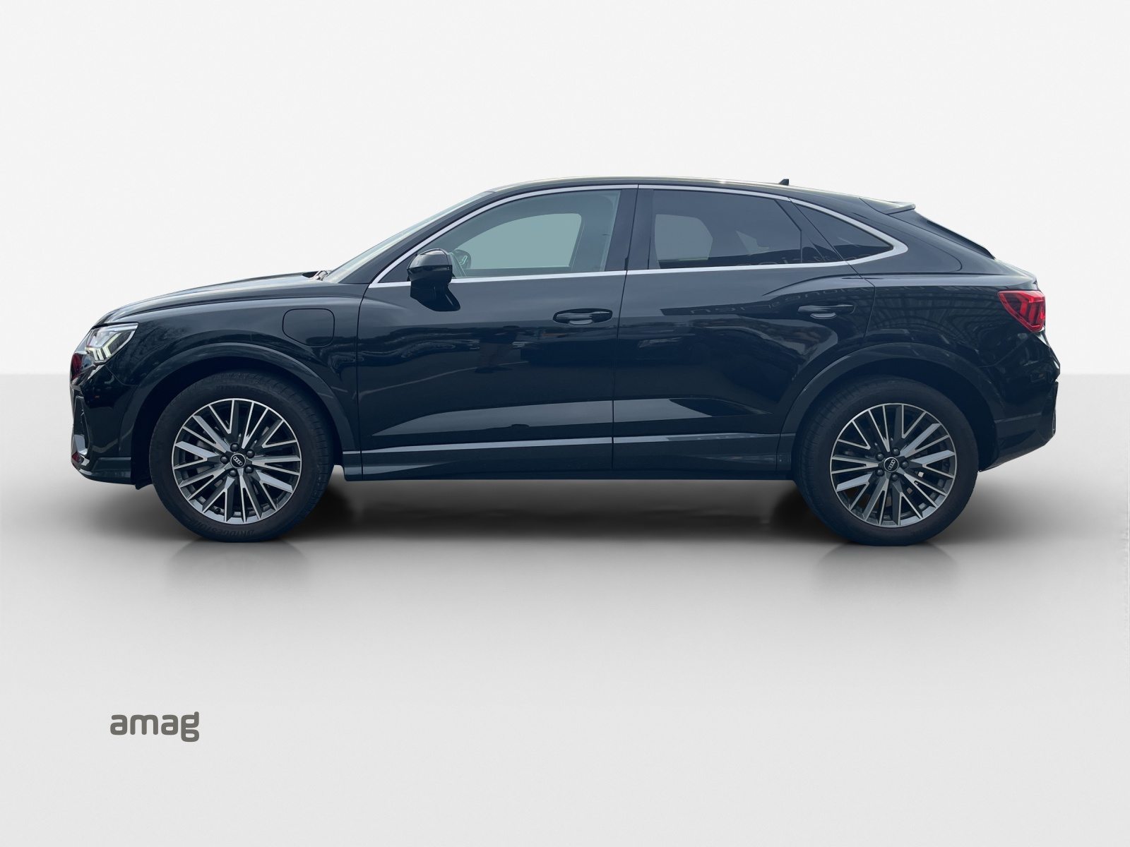 AUDI Q3 Sportback 45 TFSI e Attraction, Full-Hybrid Petrol/Electric, Second hand / Used, Automatic - 2