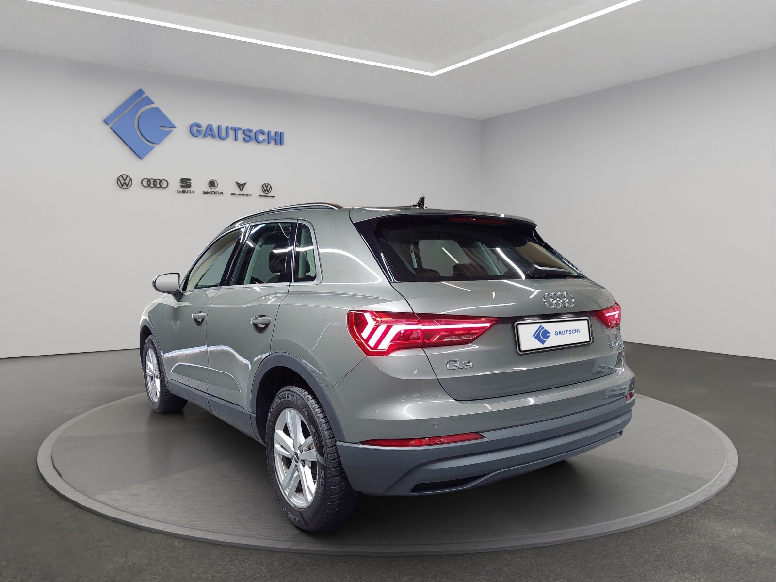 AUDI Q3 35 TFSI Attraction S-tronic, Benzin, Occasion / Gebraucht, Automatik - 3