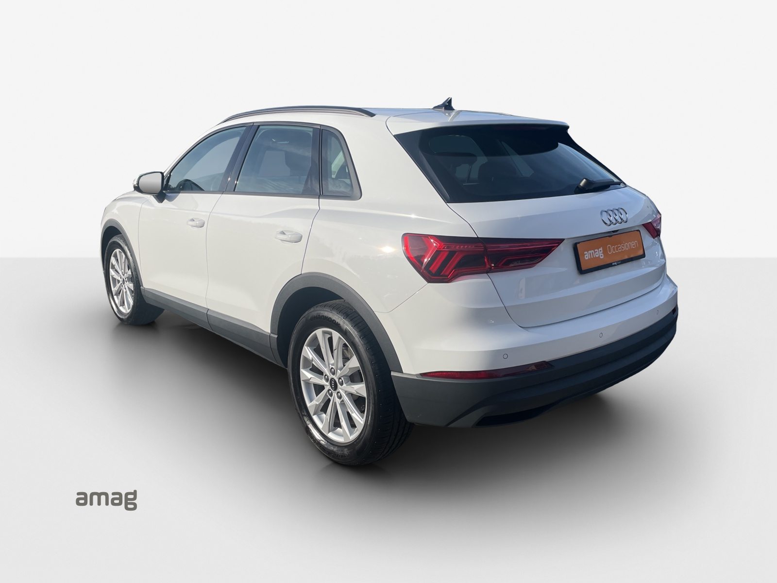 AUDI Q3 35 TFSI Attraction, Benzin, Occasion / Gebraucht, Automatik - 3