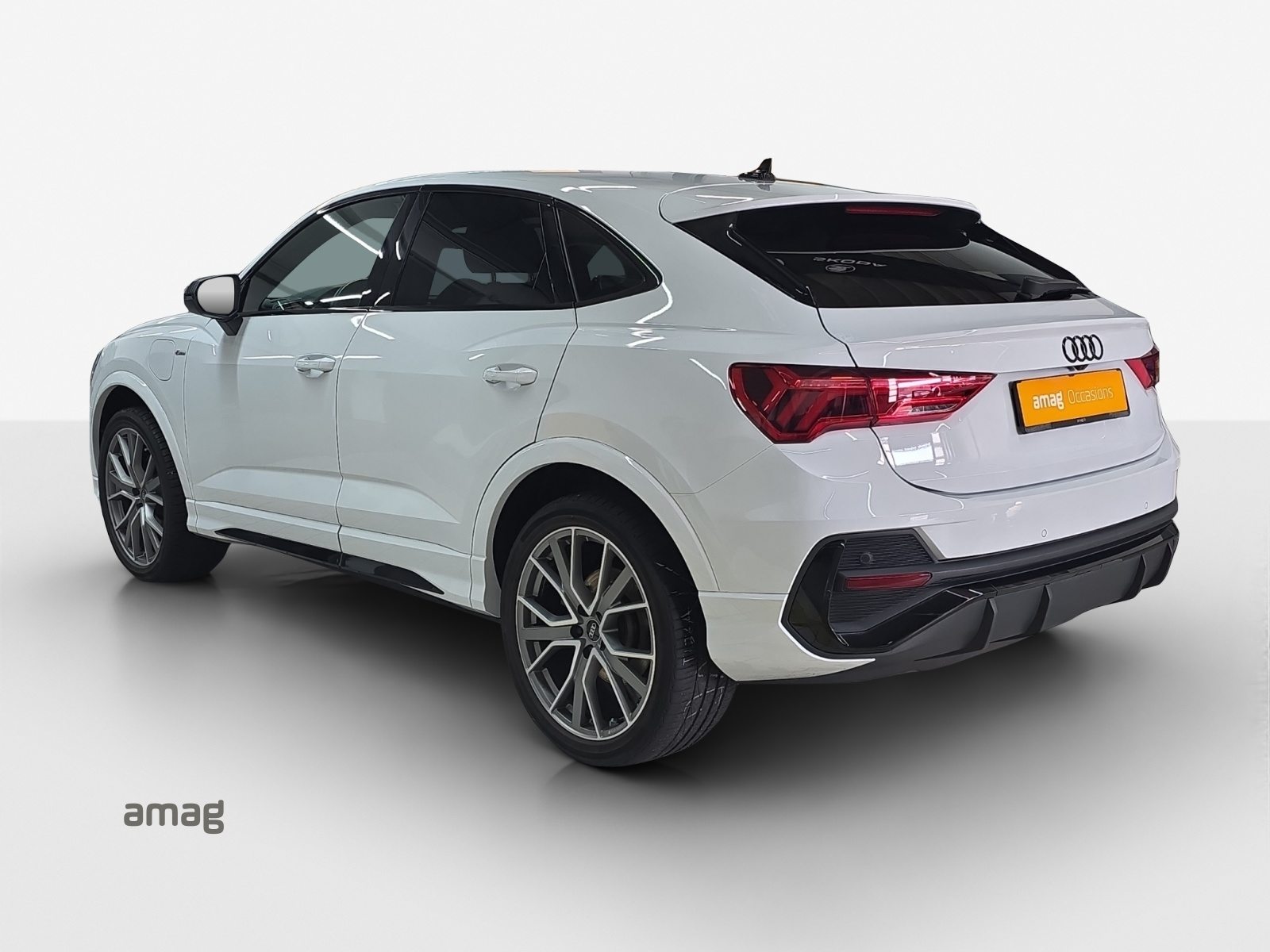 AUDI Q3 Sportback 45 TFSI e S line Attraction, Full-Hybrid Petrol/Electric, Second hand / Used, Automatic - 4