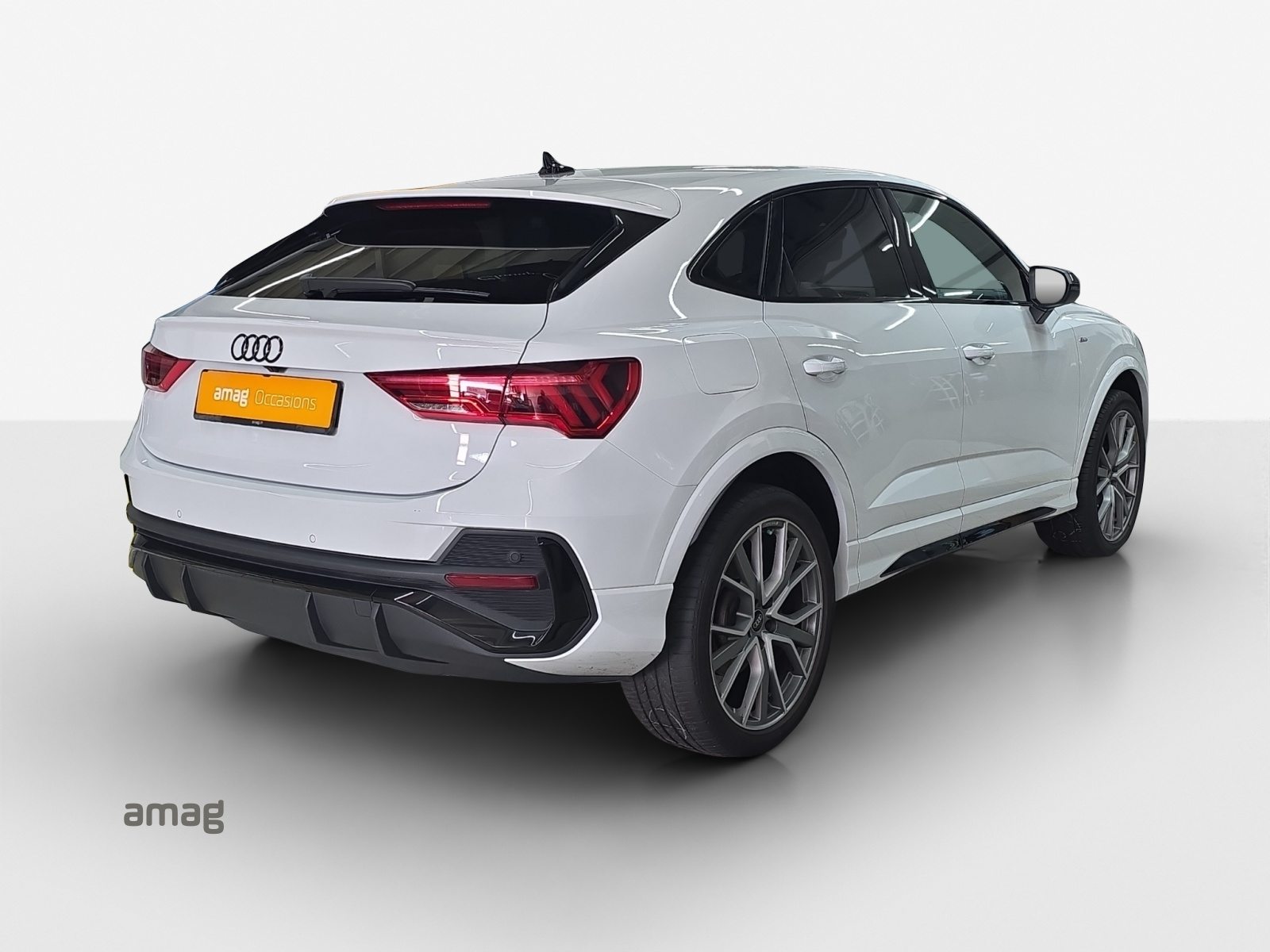 AUDI Q3 Sportback 45 TFSI e S line Attraction, Full-Hybrid Petrol/Electric, Second hand / Used, Automatic - 6