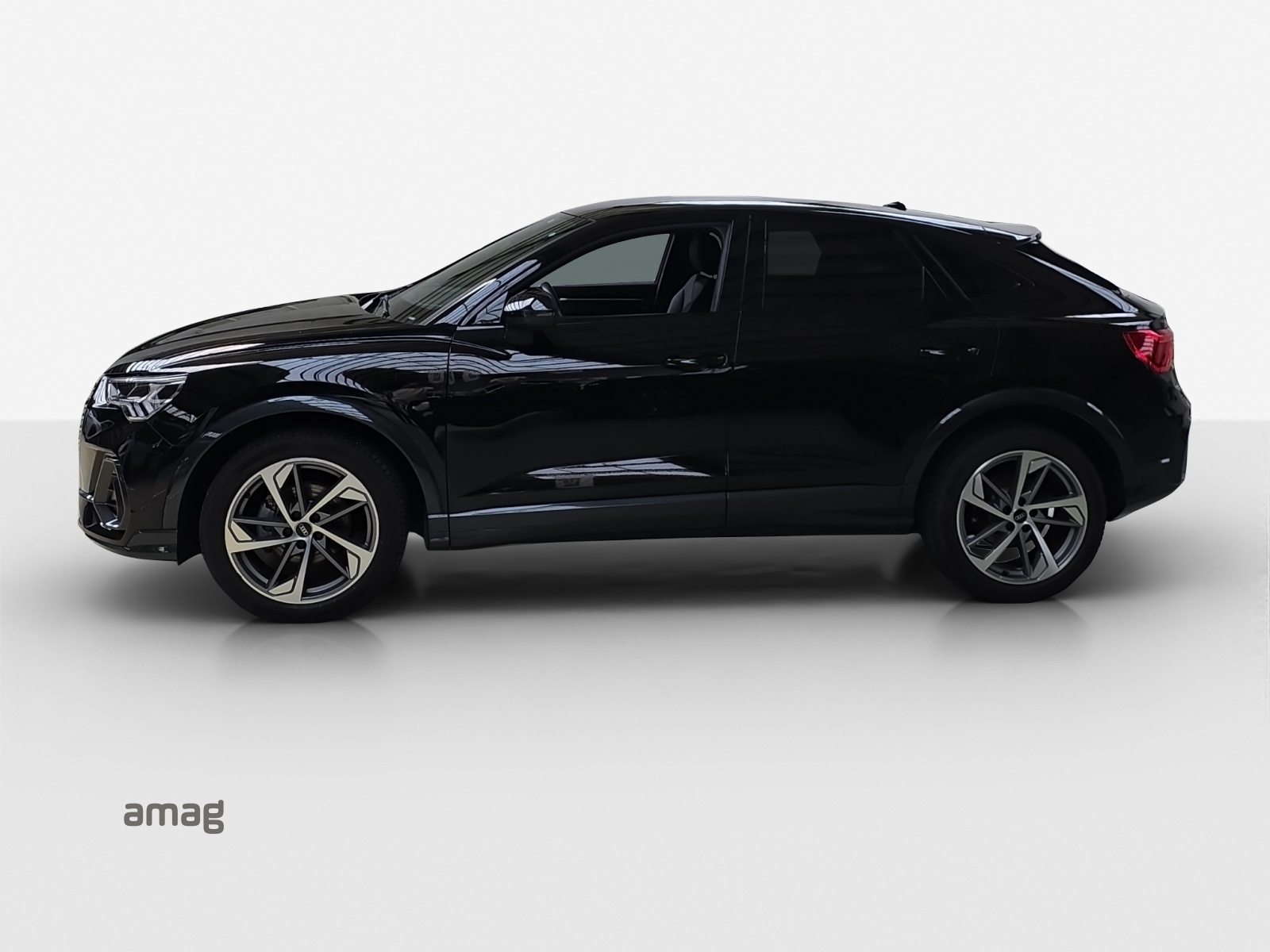 AUDI Q3 Sportback 35 TFSI Attraction, Benzin, Occasion / Gebraucht, Automatik - 2