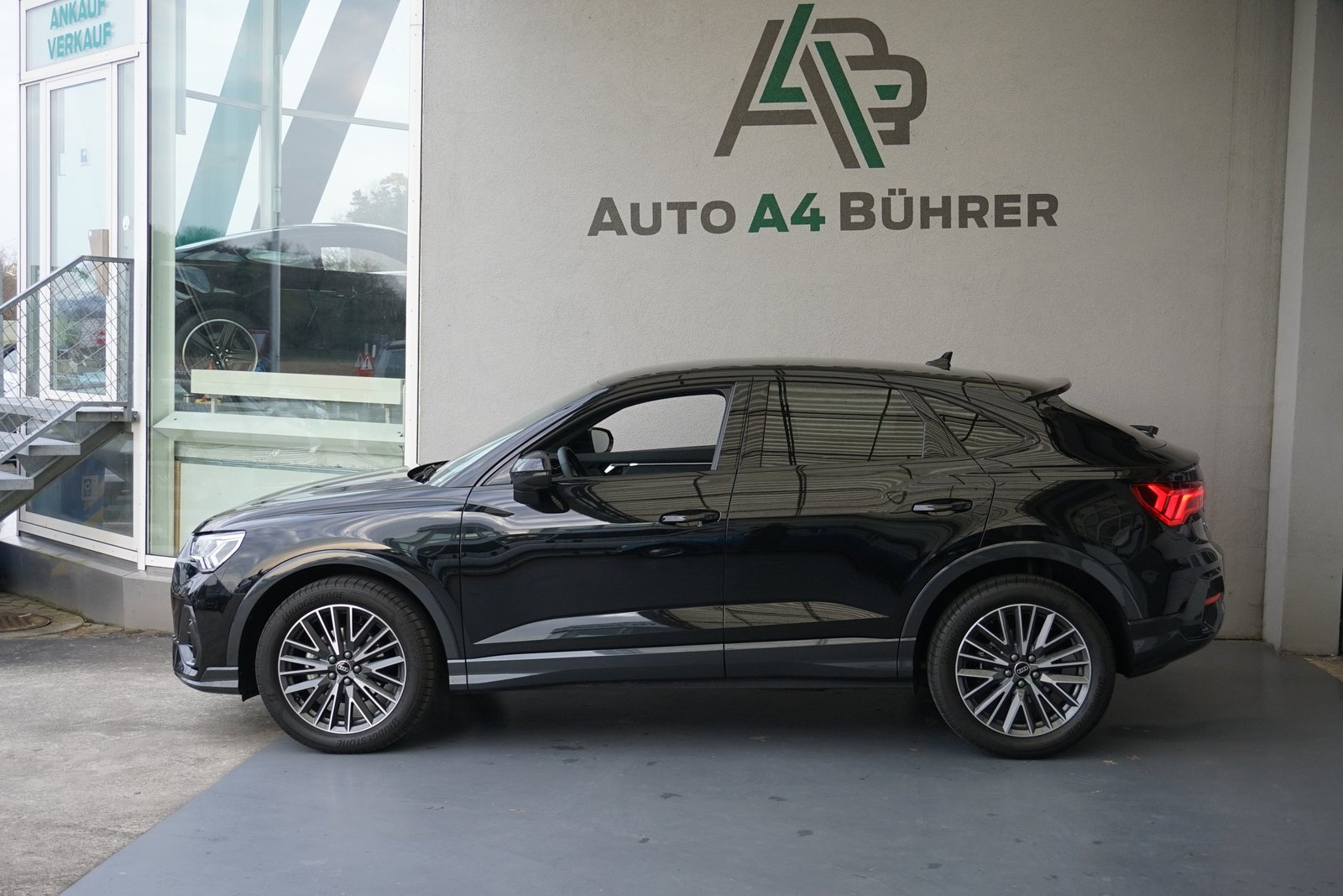 AUDI Q3 SB 35 TFSI Attr