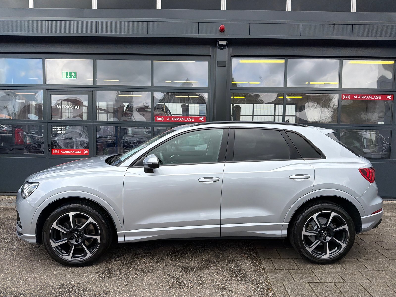 AUDI Q3 40 TFSI S-Line advanced quattro S-tronic, Essence, Occasion / Utilisé, Automatique - 3