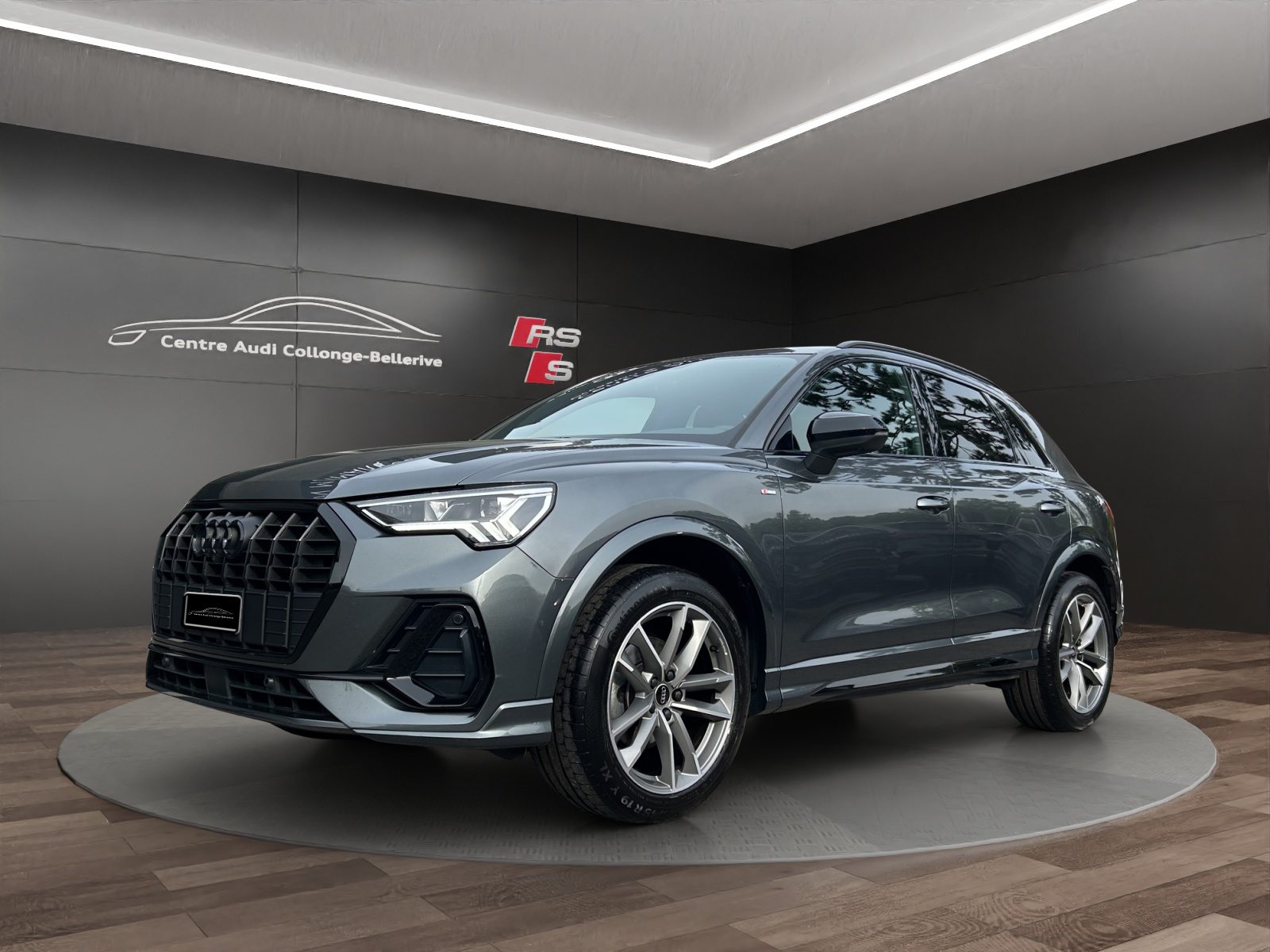 AUDI Q3 35 TFSI S line Attraction