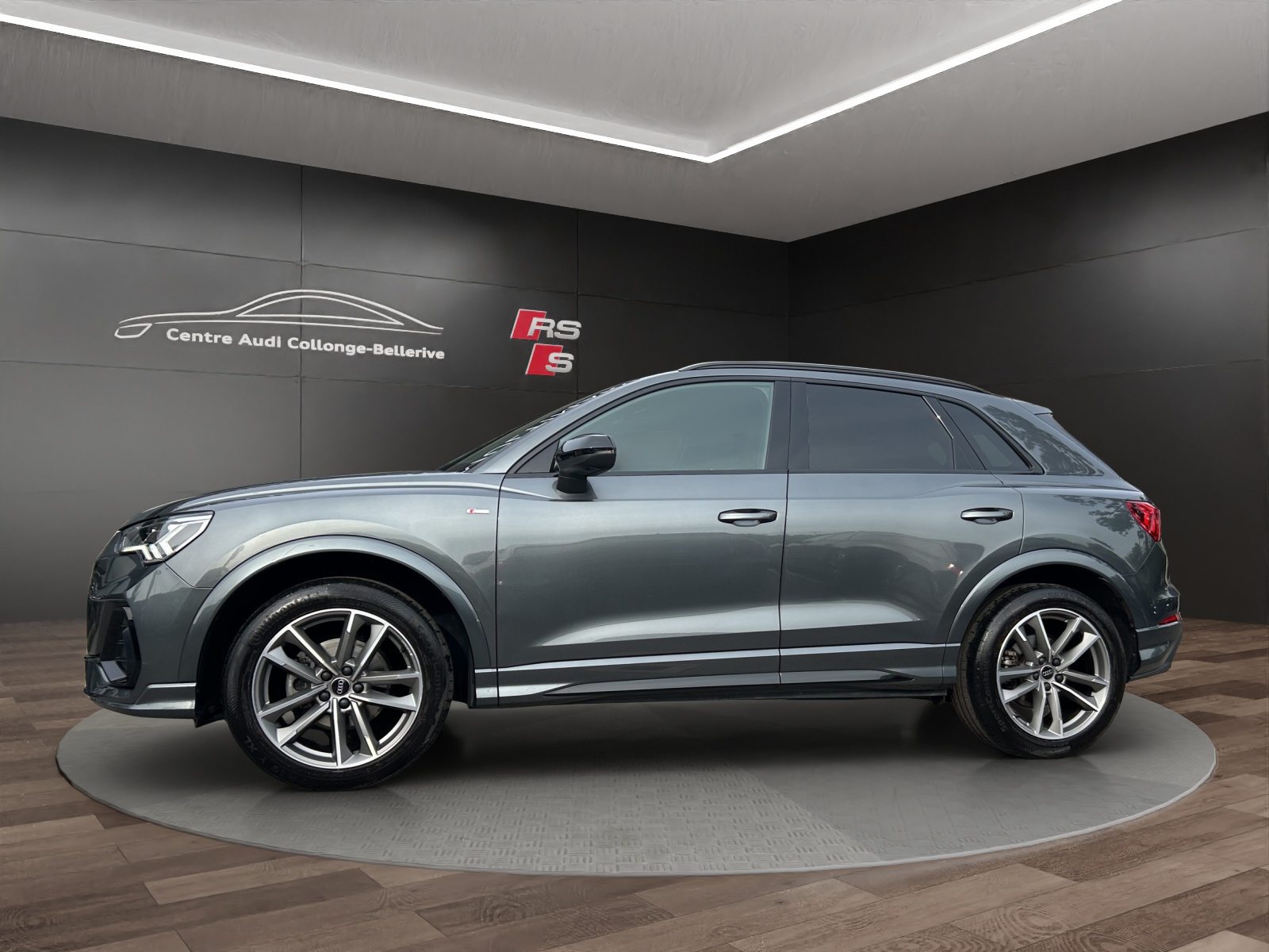 AUDI Q3 35 TFSI S line Attraction, Petrol, Second hand / Used, Automatic - 3