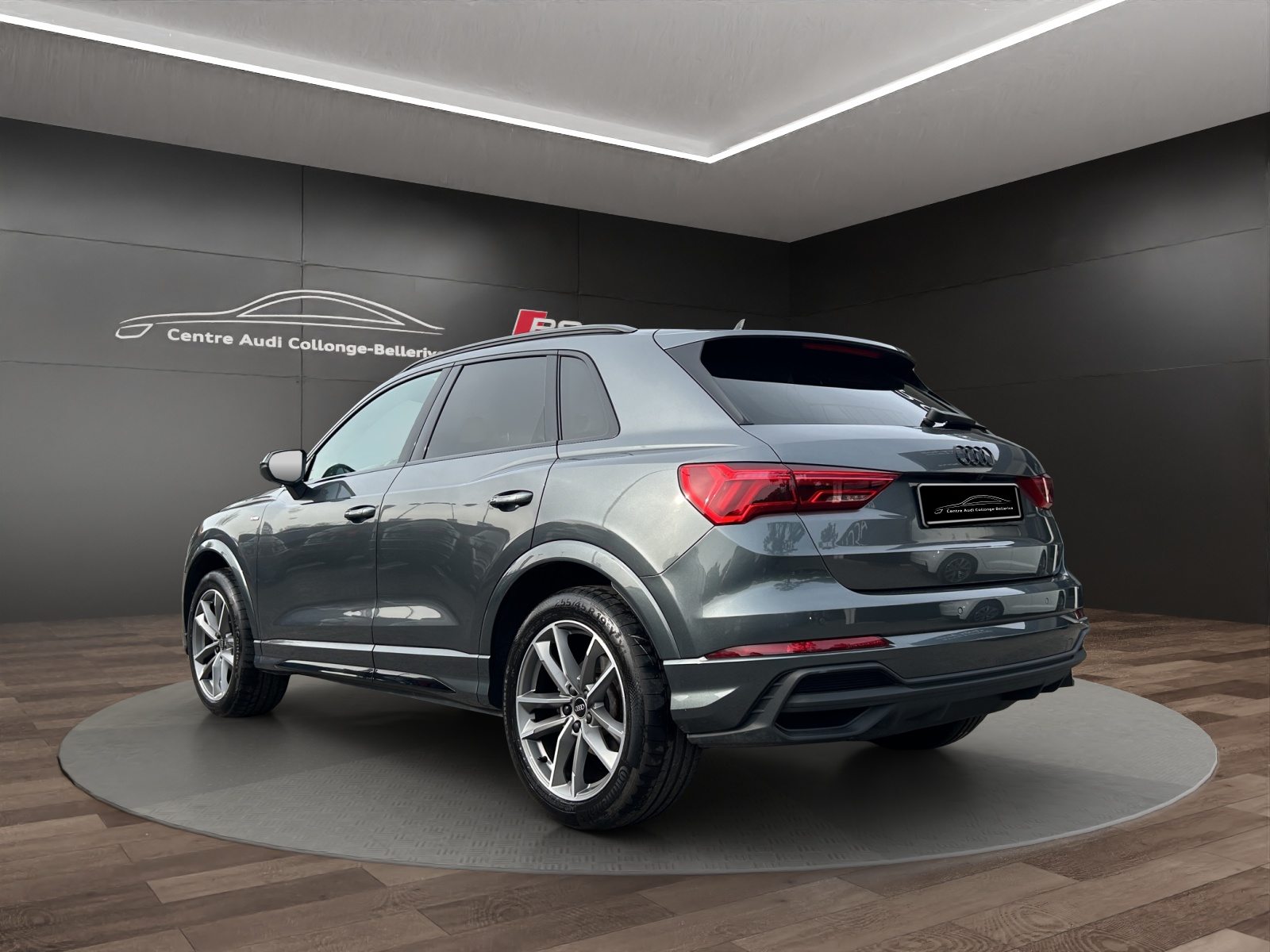 AUDI Q3 35 TFSI S line Attraction, Petrol, Second hand / Used, Automatic - 4