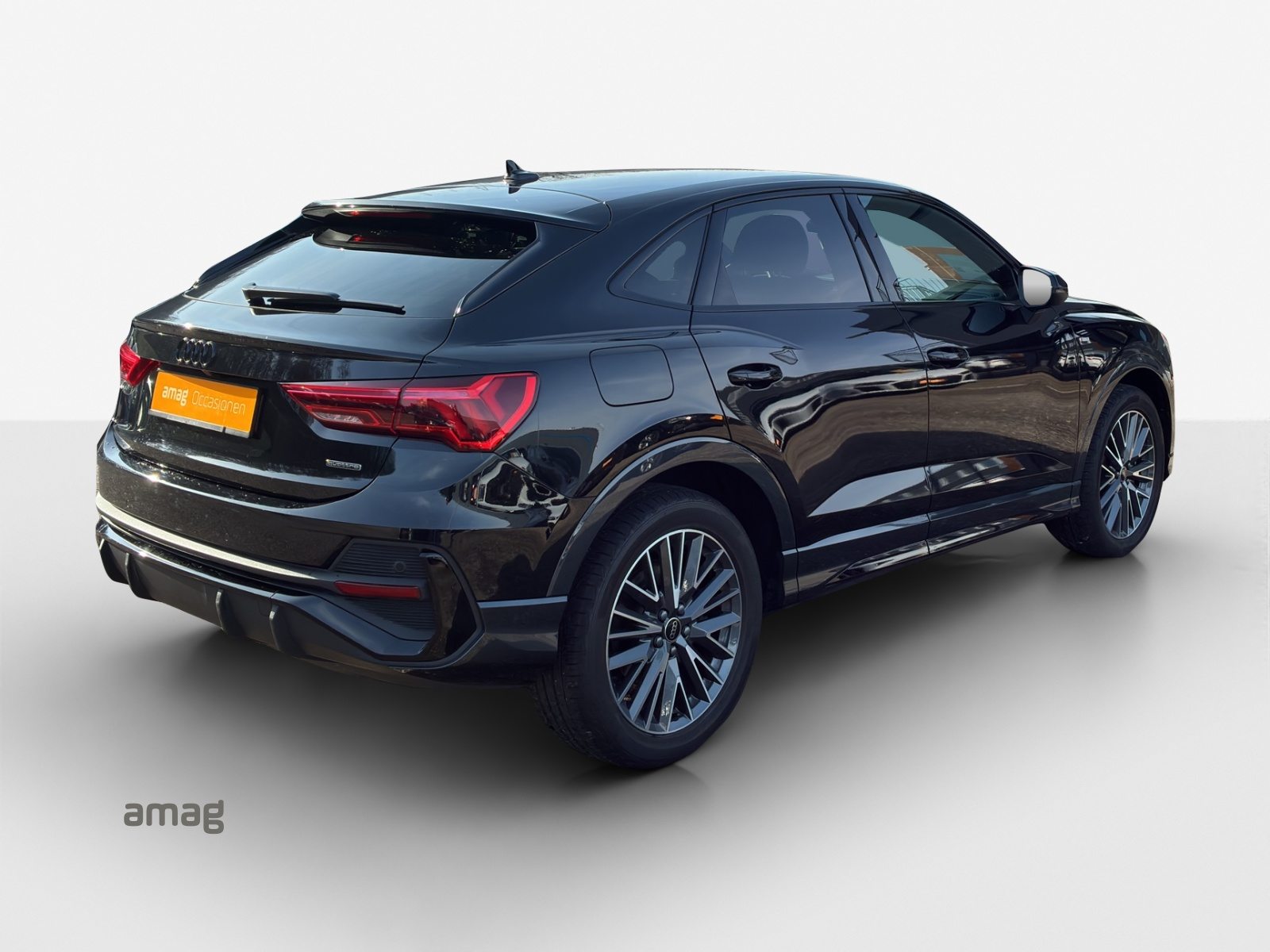 AUDI Q3 Sportback 40 TFSI S line, Petrol, Second hand / Used, Automatic - 5