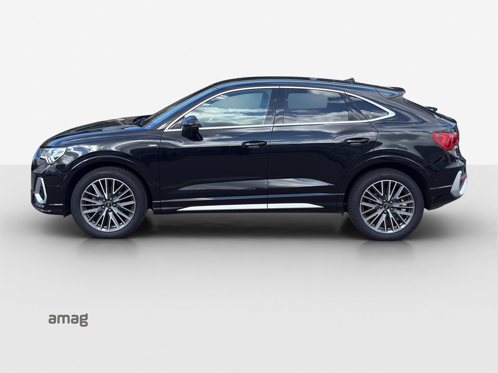AUDI Q3 Sportback 35 TFSI S line Attraction, Benzin, Occasion / Gebraucht, Automatik - 2